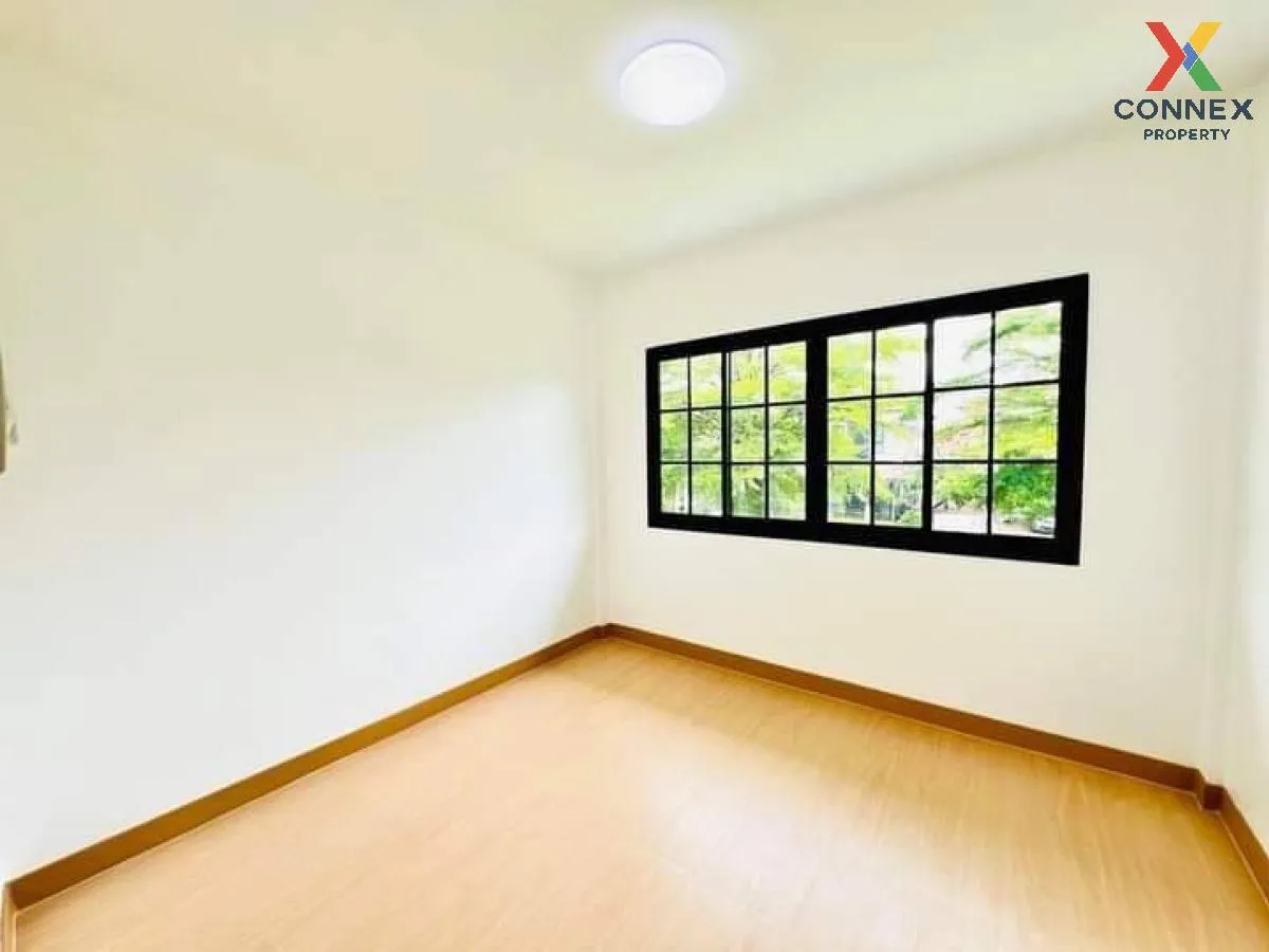 ขายทาวน์เฮ้าส์/ทาวน์โฮม  บ้านมนรดา 2 รีโนเวทใหม่ บางบัวทอง บางบัว