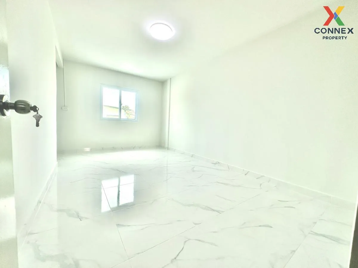 For Sale Townhouse/Townhome  , Ban Wang Thong Phetkasem 77 , newl