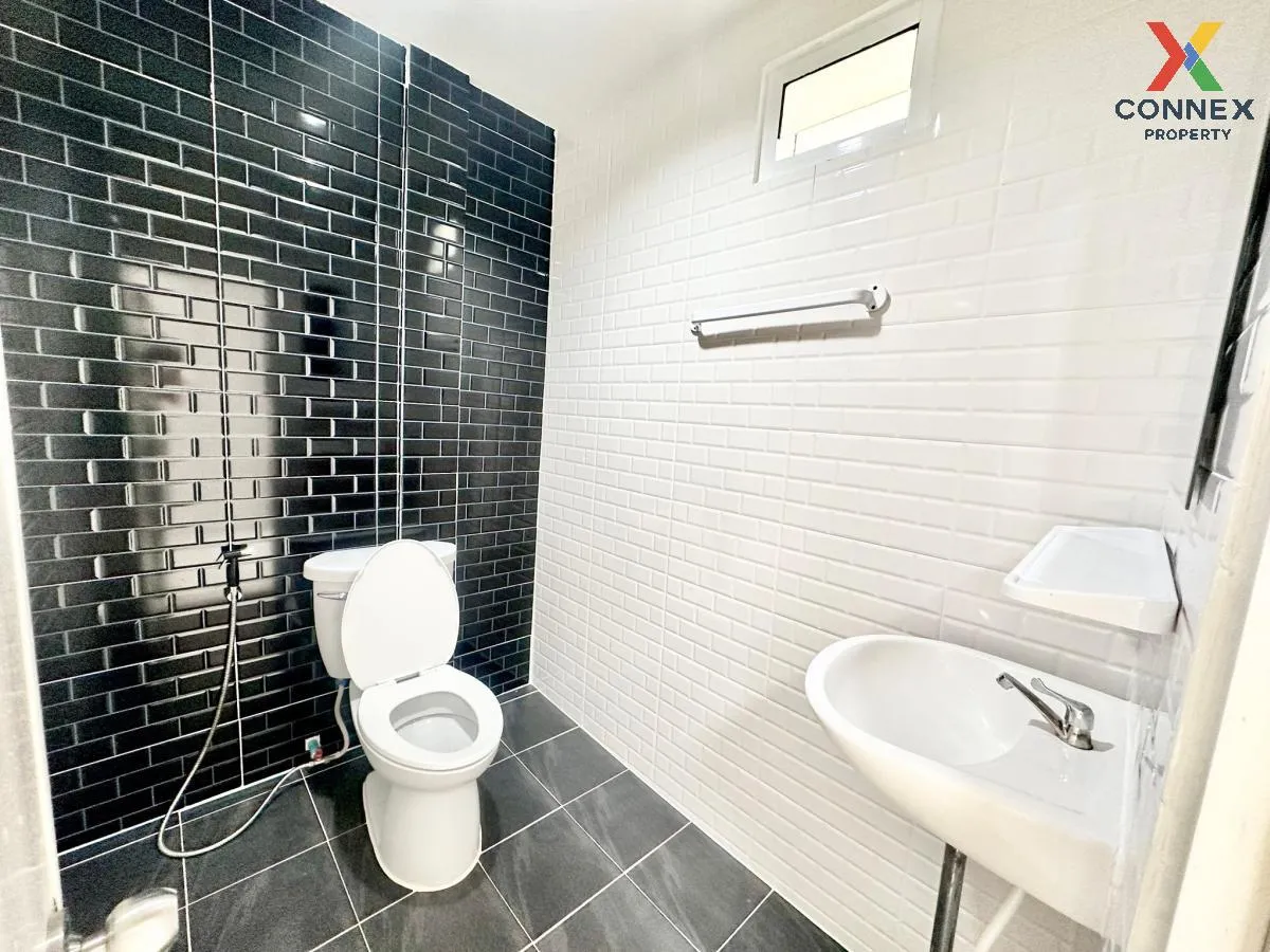 For Sale Townhouse/Townhome  , Ban Wang Thong Phetkasem 77 , newl