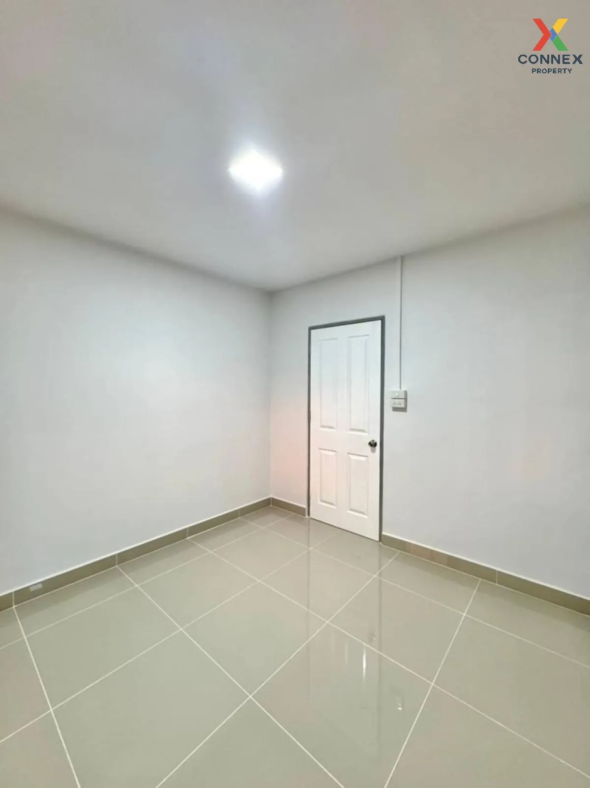 ขายทาวน์เฮ้าส์/ทาวน์โฮม  พฤกษา 3 ซ.วัดลาดปลาดุก ห้องมุม รีโนเวทให