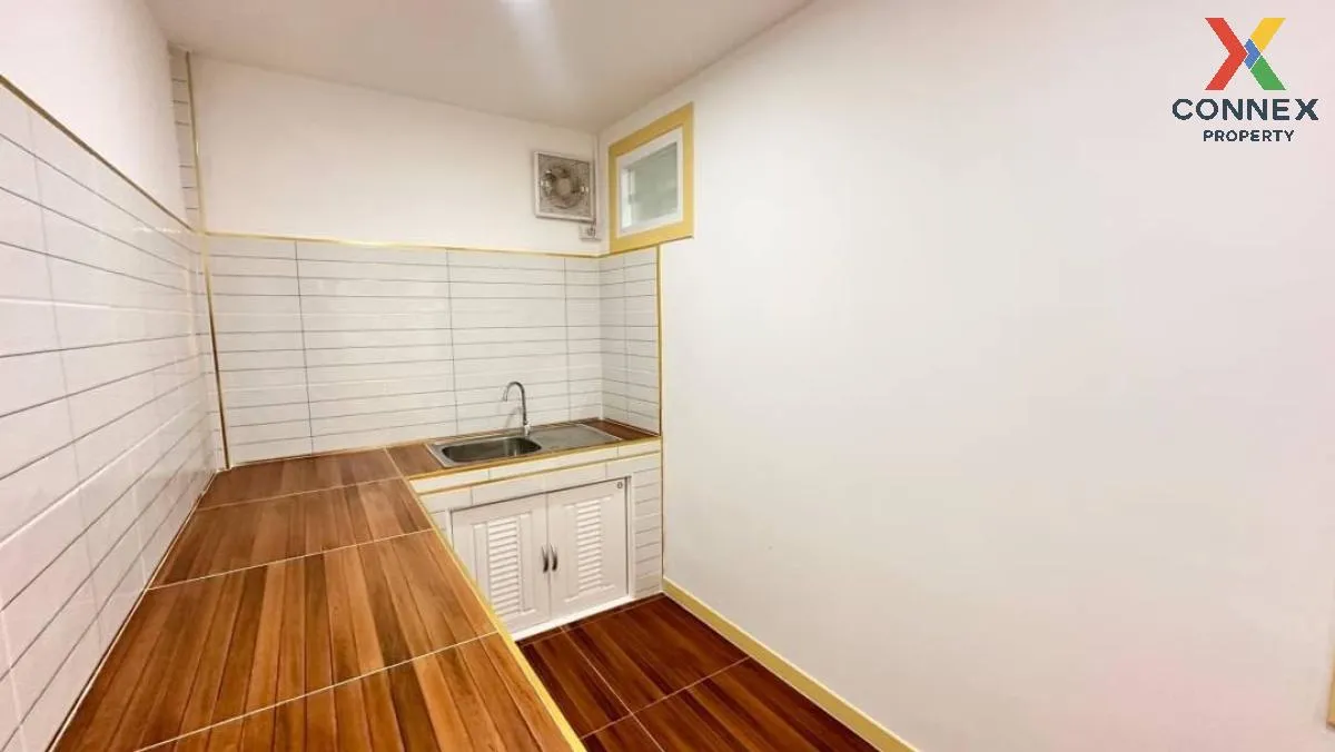 For Sale Townhouse/Townhome  , Baan Pruksa 3 Soi Watlatpladuk , B