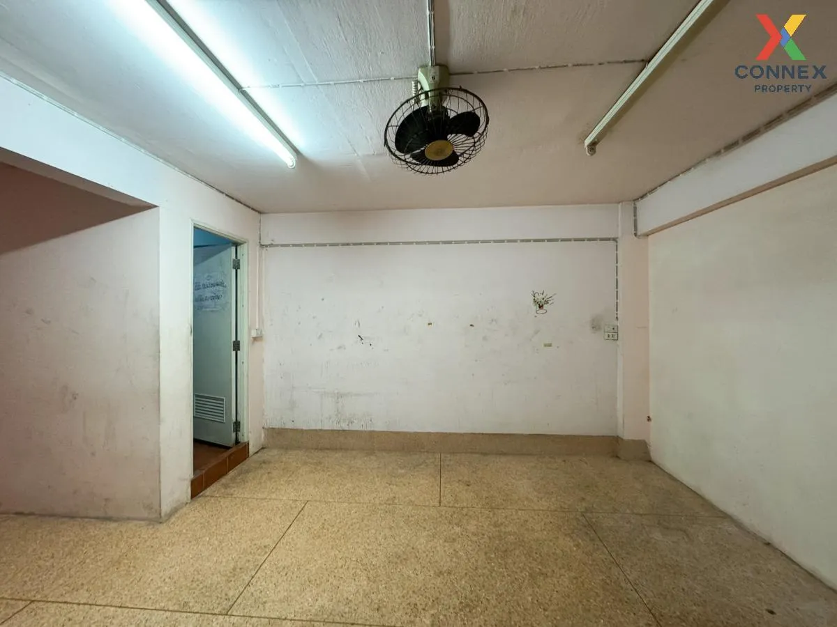 For Sale Shophouse, Soi Petchkasem 42, Intersection 1, Bang Chak 