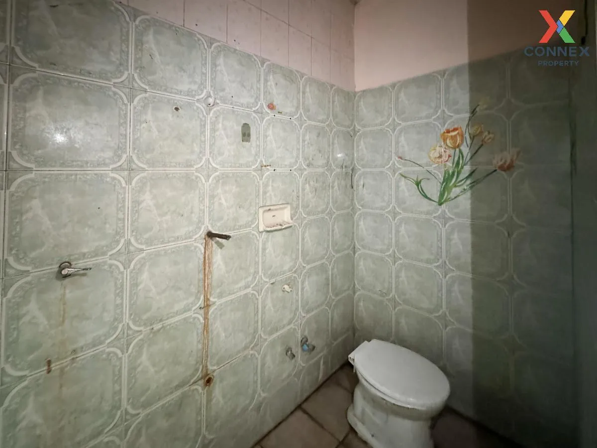 For Sale Shophouse, Soi Petchkasem 42, Intersection 1, Bang Chak 