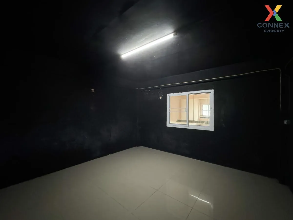 For Sale Shophouse, Soi Petchkasem 42, Intersection 1, Bang Chak 