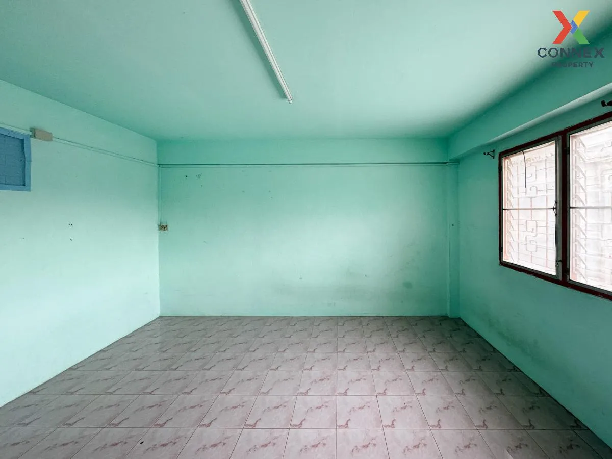 For Sale Shophouse, Soi Petchkasem 42, Intersection 1, Bang Chak 