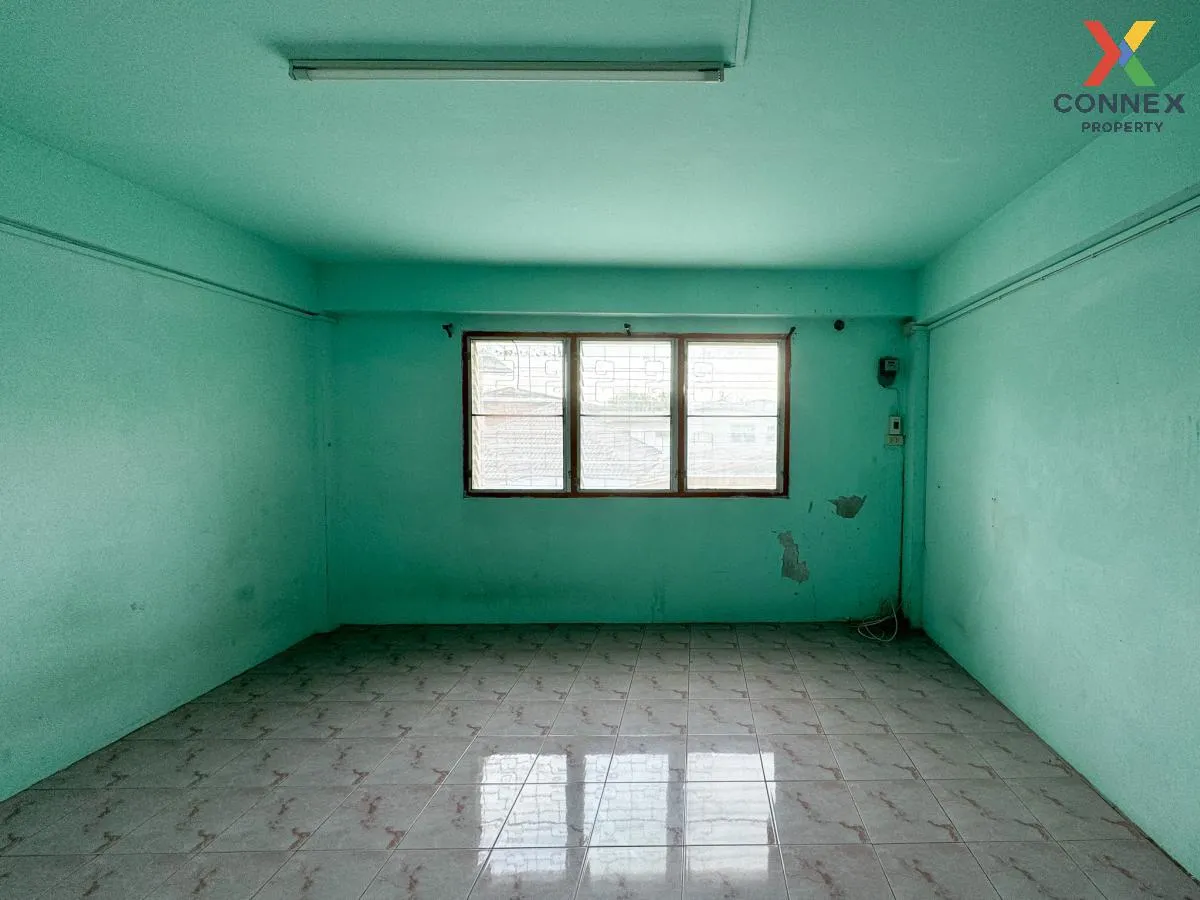 For Sale Shophouse, Soi Petchkasem 42, Intersection 1, Bang Chak 