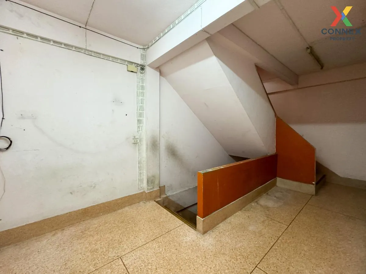 For Sale Shophouse, Soi Petchkasem 42, Intersection 1, Bang Chak 