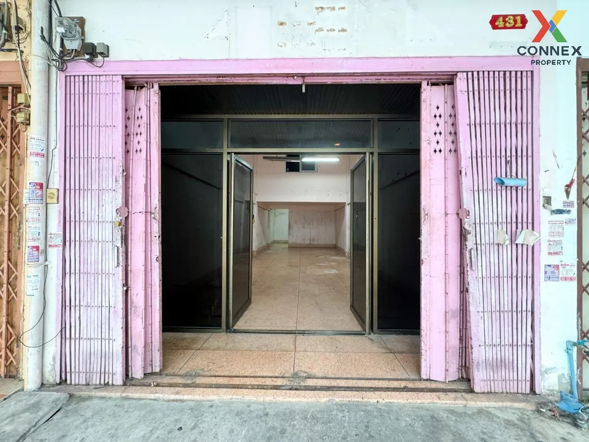 For Sale Shophouse, Soi Petchkasem 42, Intersection 1, Bang Chak  1