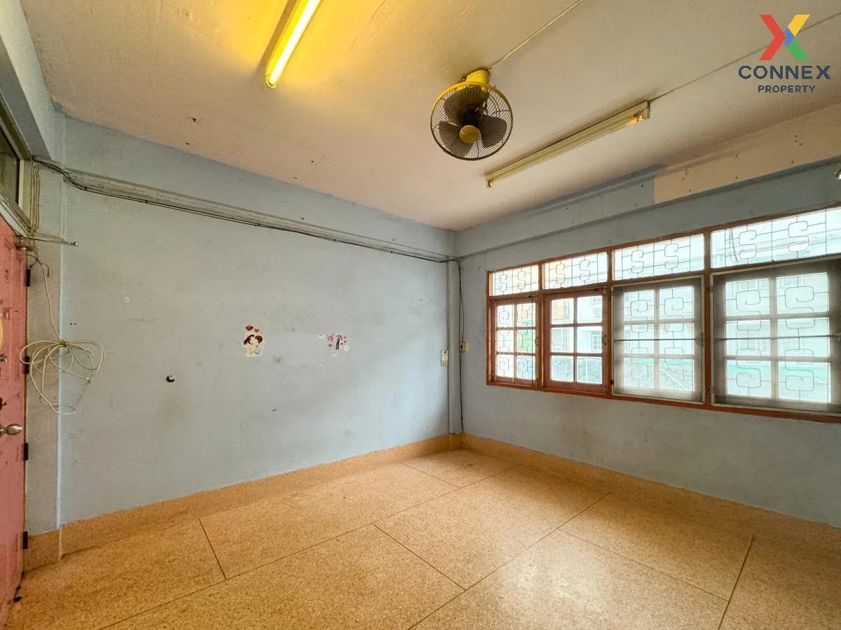 For Sale Shophouse, Soi Petchkasem 42, Intersection 1, Bang Chak 