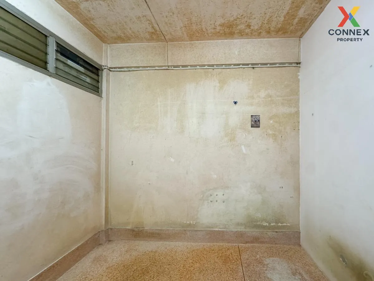 For Sale Shophouse, Soi Petchkasem 42, Intersection 1, Bang Chak 