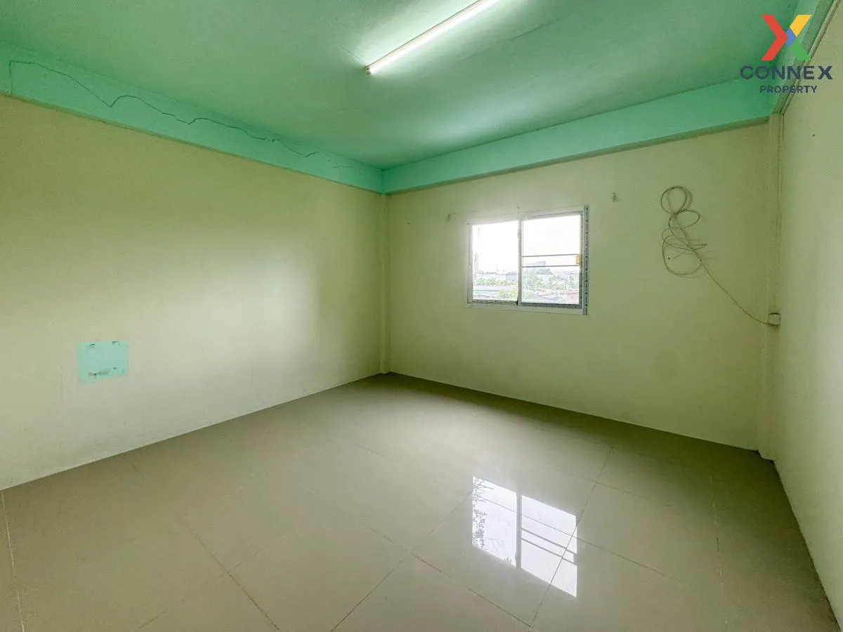 For Sale Shophouse, Soi Petchkasem 42, Intersection 1, Bang Chak 