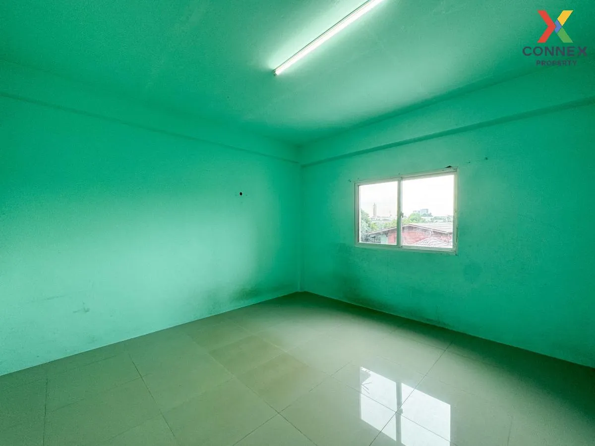 For Sale Shophouse, Soi Petchkasem 42, Intersection 1, Bang Chak 