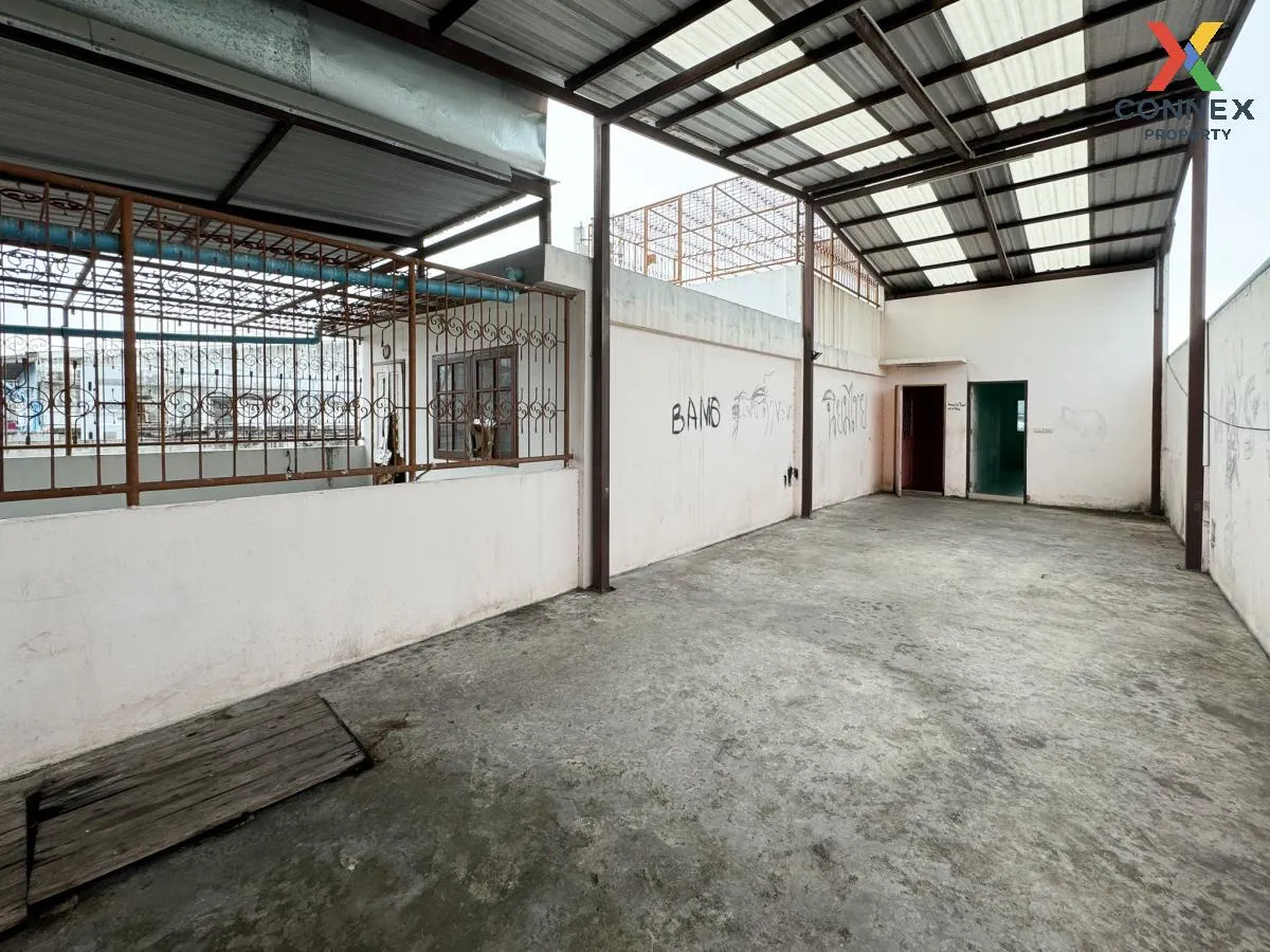 For Sale Shophouse, Soi Petchkasem 42, Intersection 1, Bang Chak 