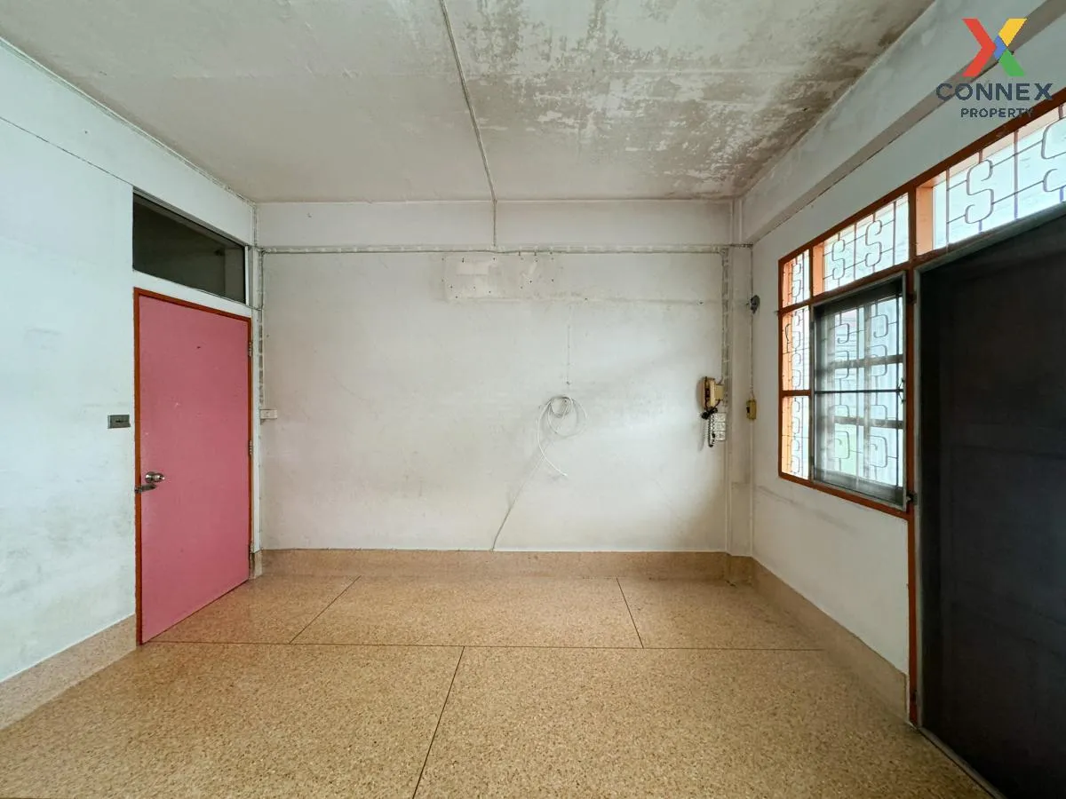 For Sale Shophouse, Soi Petchkasem 42, Intersection 1, Bang Chak 