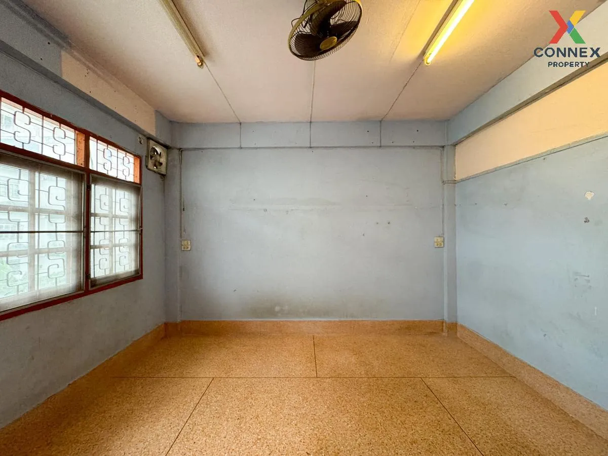 For Sale Shophouse, Soi Petchkasem 42, Intersection 1, Bang Chak 