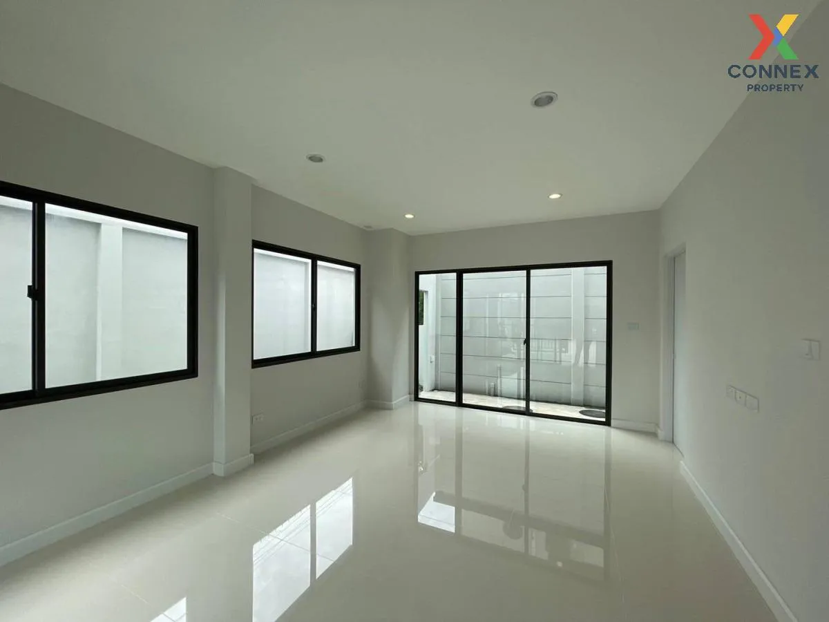 ขายทาวน์เฮ้าส์/ทาวน์โฮม  เวิร์ฟ สายไหม - พหลโยธิน ห้องมุม ออเงิน 