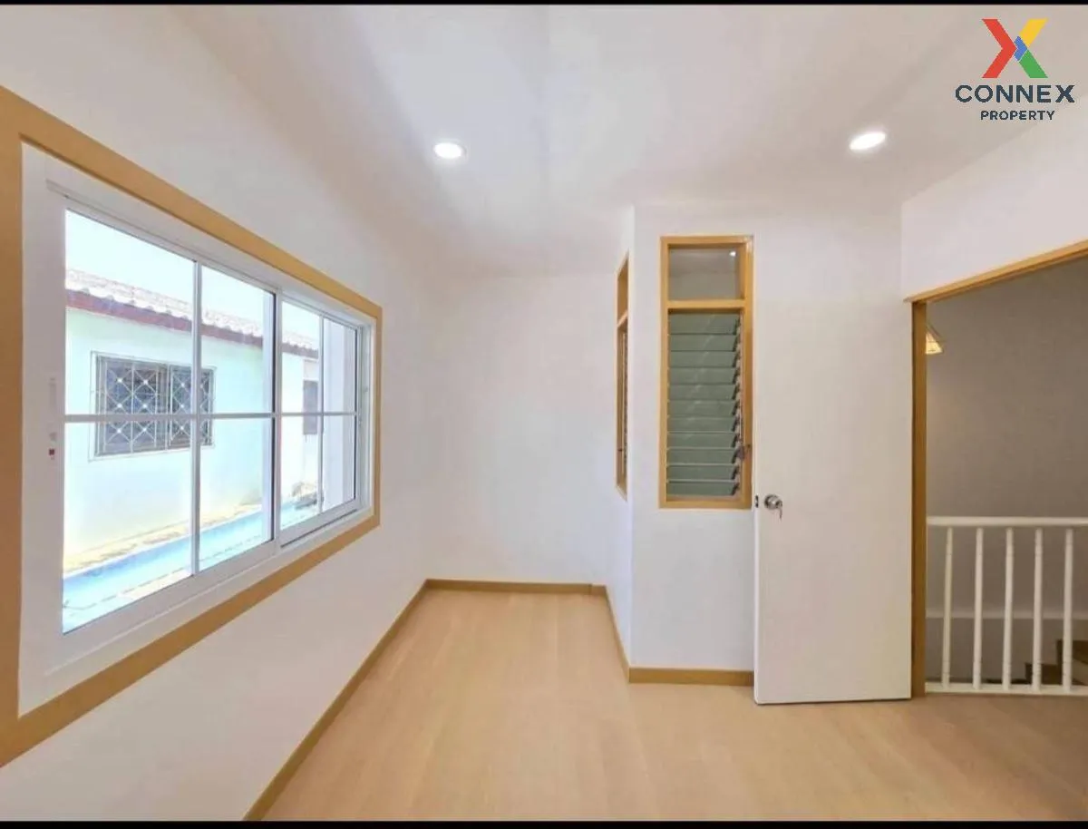 ขายทาวน์เฮ้าส์/ทาวน์โฮม  บ้านปิยวรารมย์ 3 รีโนเวทใหม่ ไทรน้อย ไทร