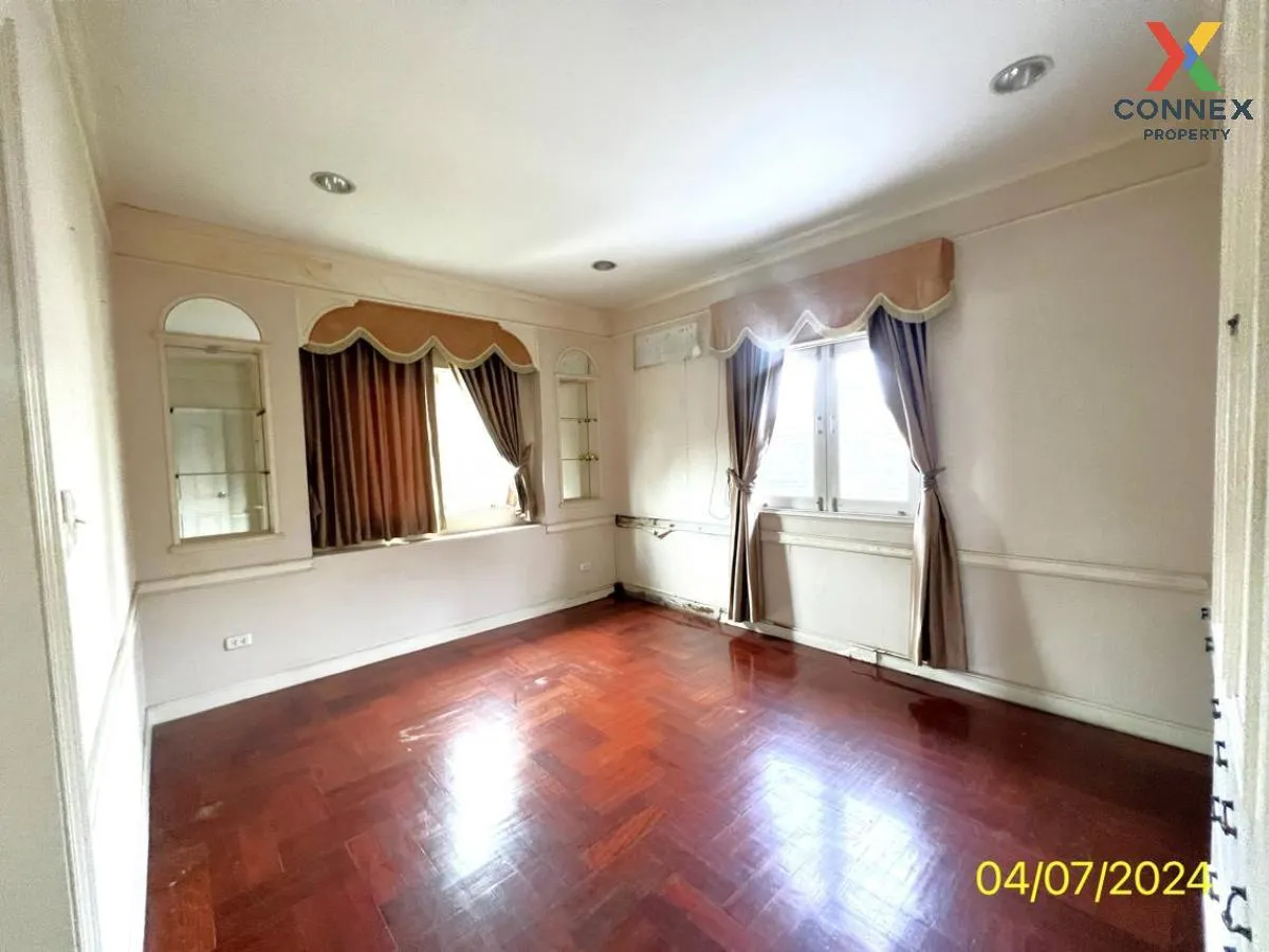 For Sale House , Maneeya Masterpiece Rattanathibet , MRT-Sai Ma ,