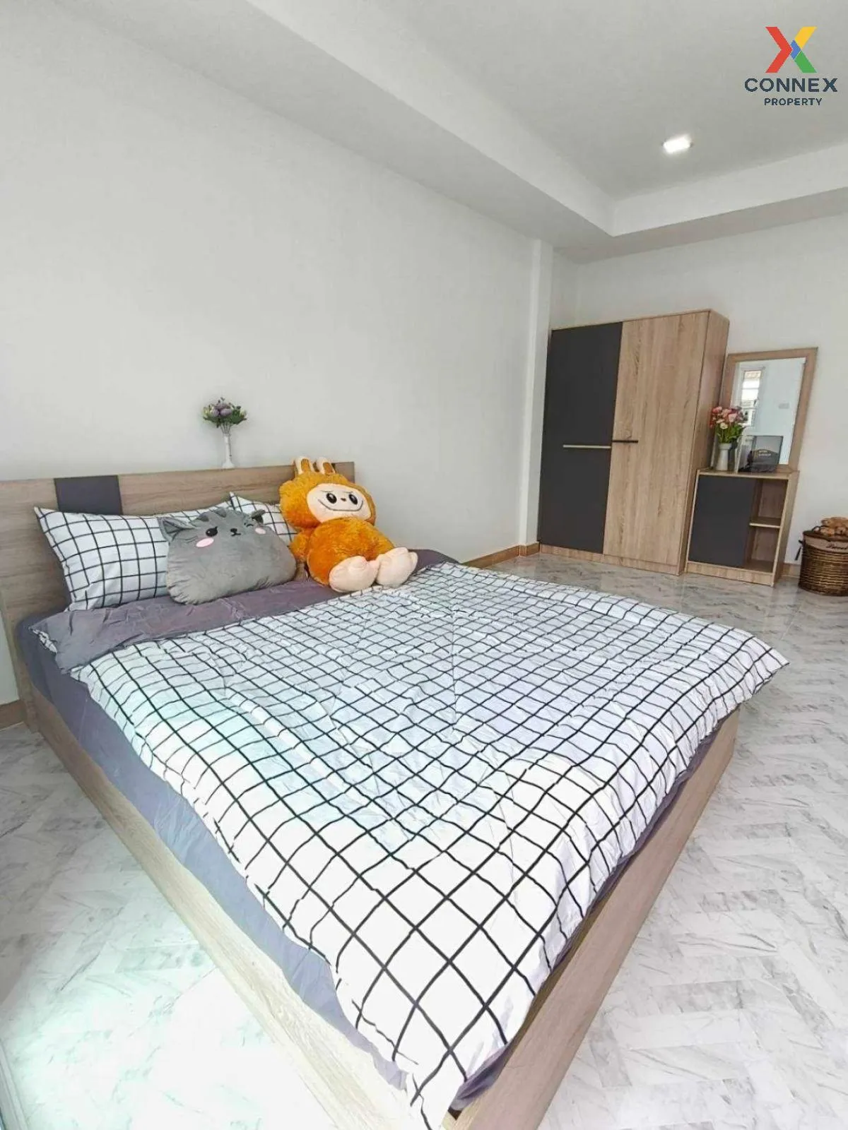 For Sale Townhouse/Townhome  , K.C. Ramindra 1 , newly renovated  For Sale Townhouse/Townhome  , K.C. Ramindra 1 , newly renovated
