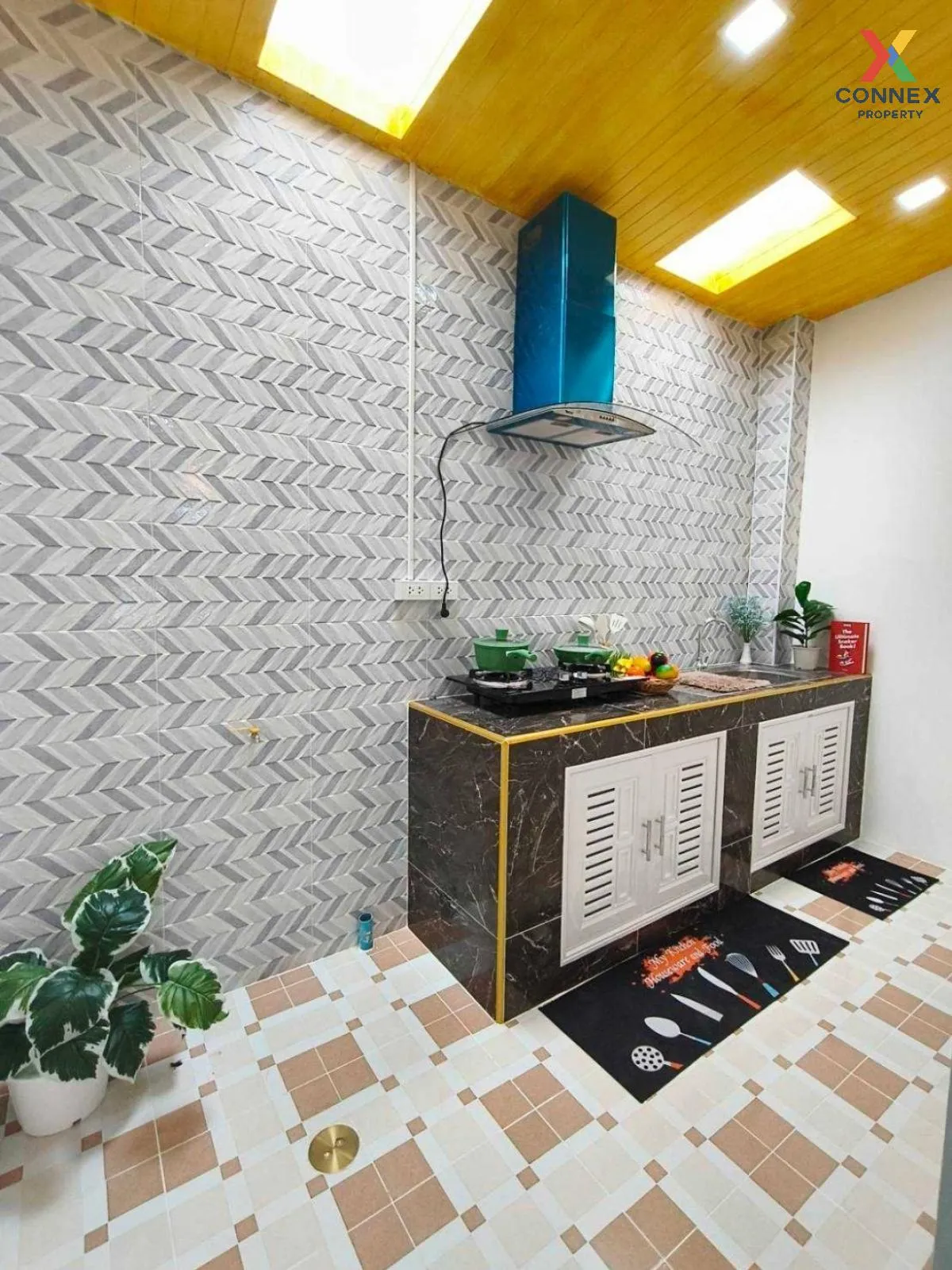 For Sale Townhouse/Townhome  , K.C. Ramindra 1 , newly renovated  For Sale Townhouse/Townhome  , K.C. Ramindra 1 , newly renovated