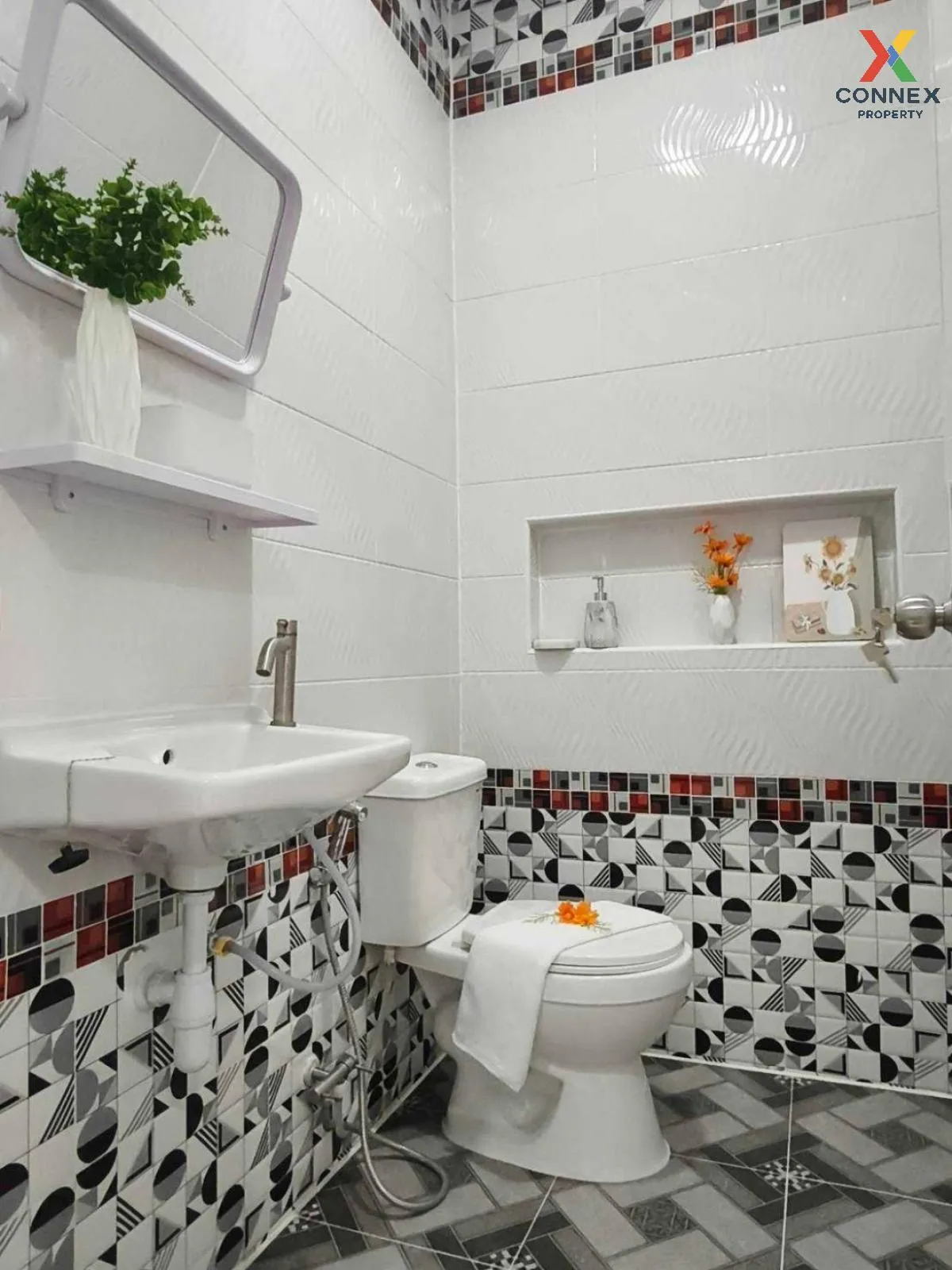 ขายทาวน์เฮ้าส์/ทาวน์โฮม  บ้านเมธา 1 สยามธรณี รีโนเวทใหม่ ท่าแร้ง 