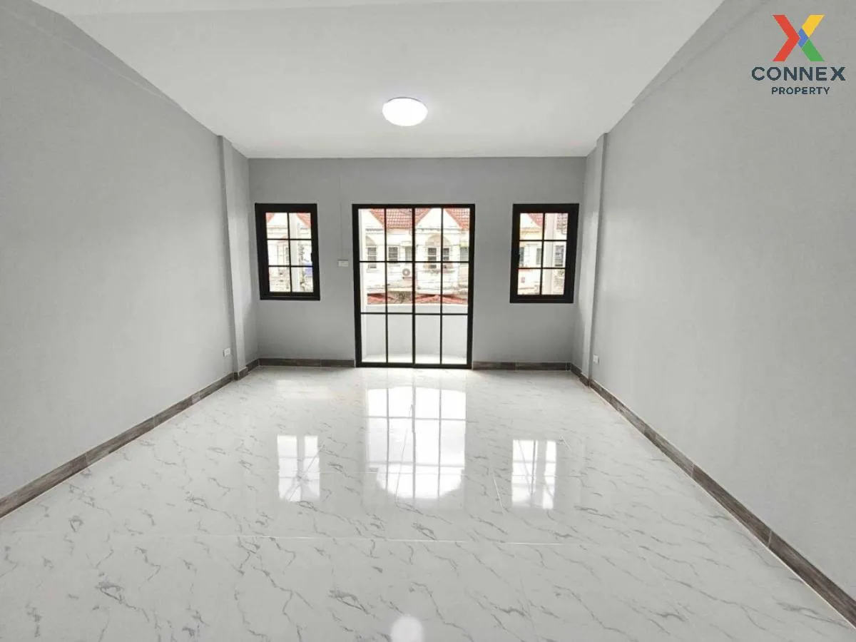 ขายทาวน์เฮ้าส์/ทาวน์โฮม  บ้านเมธา 1 สยามธรณี รีโนเวทใหม่ ท่าแร้ง 