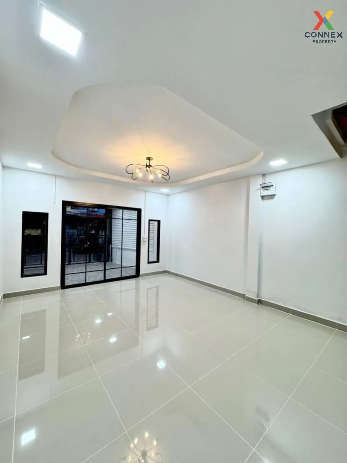 ขายทาวน์เฮ้าส์/ทาวน์โฮม  บ้านบัวทอง 4 บ้านกล้วย-ไทรน้อย รีโนเวทให 4