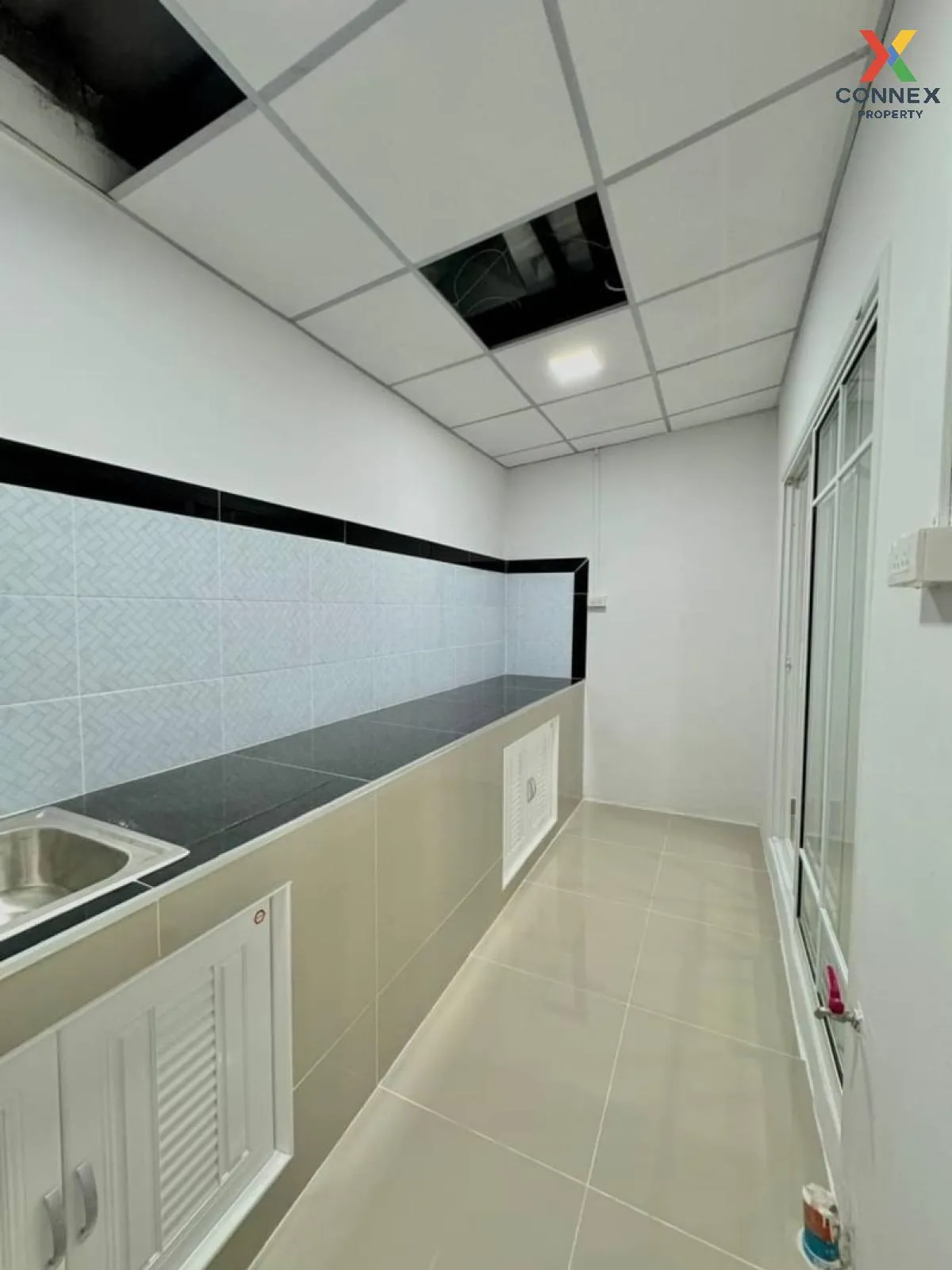 ขายทาวน์เฮ้าส์/ทาวน์โฮม  บ้านบัวทอง 4 บ้านกล้วย-ไทรน้อย รีโนเวทให