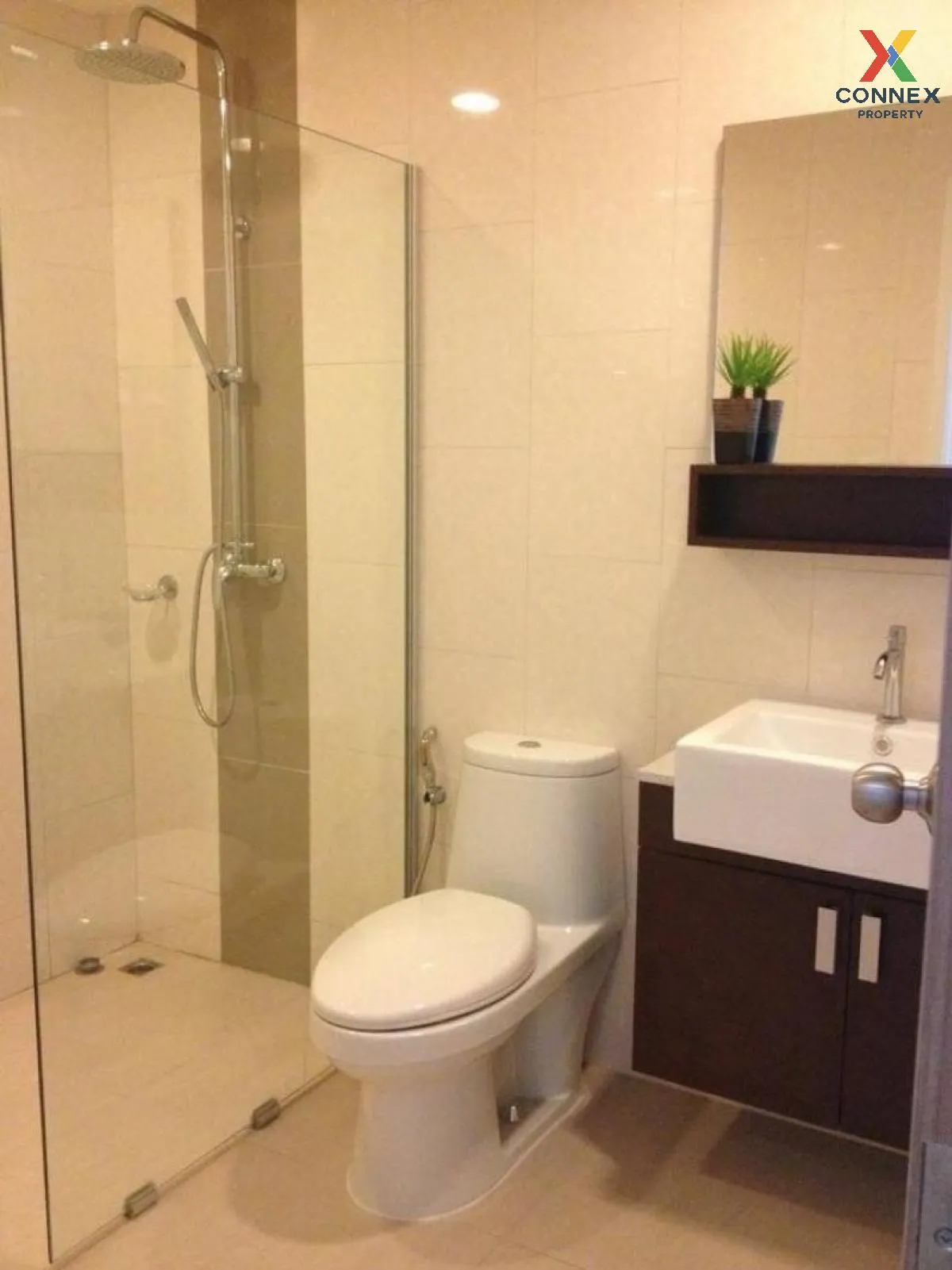 For Rent Condo , Renova Residence , BTS-Phloen Chit , Lumpini , P
