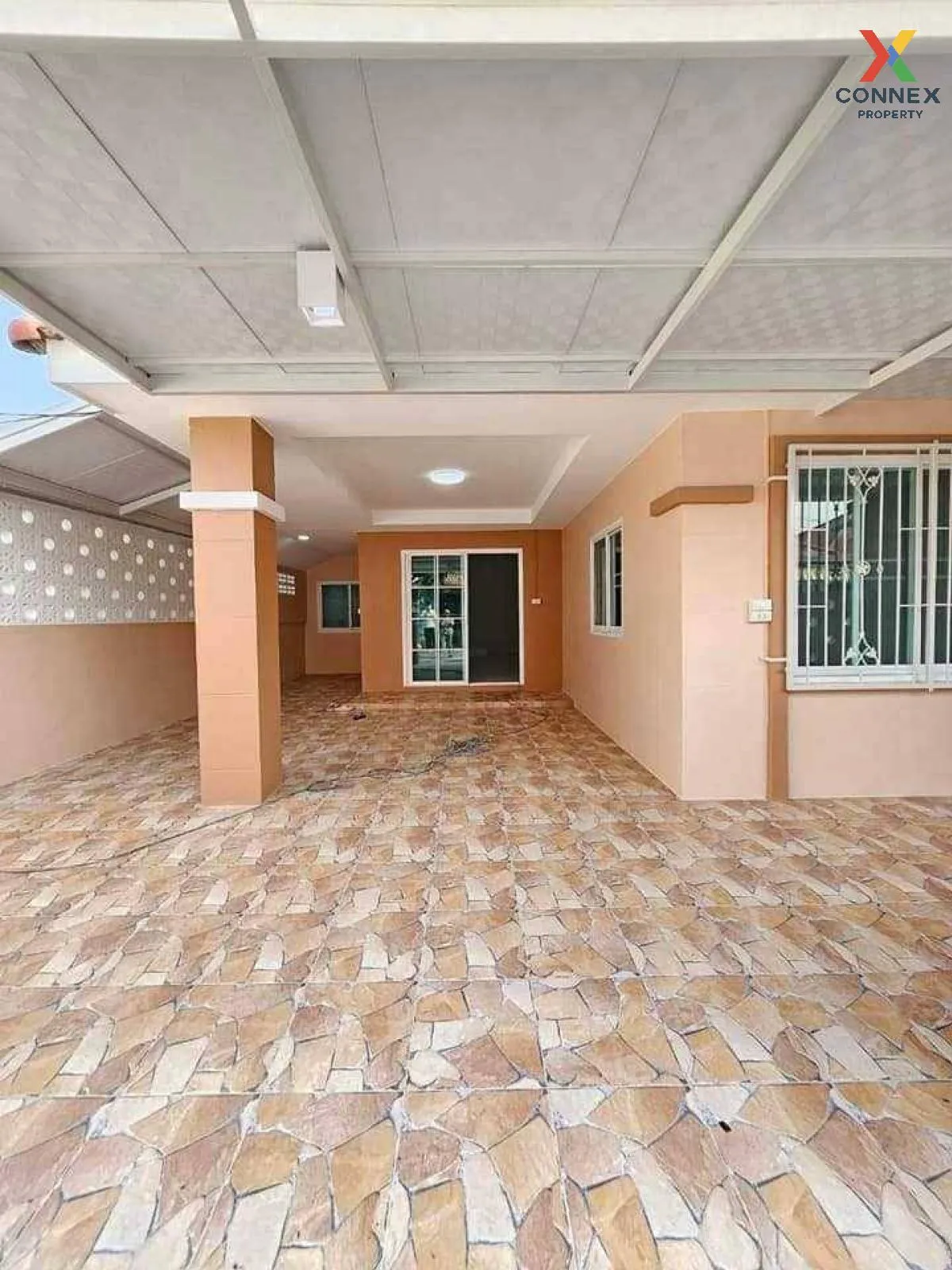 For Sale Townhouse/Townhome  , Baan Pornjira khong 7 , newly reno 4