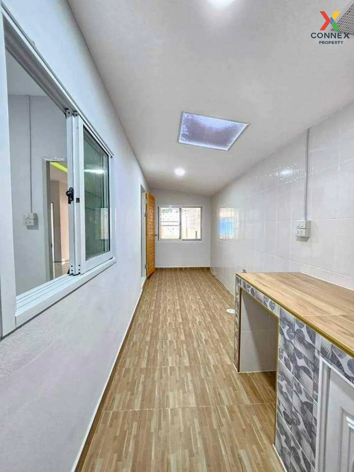 For Sale Townhouse/Townhome  , Baan Pornjira khong 7 , newly reno