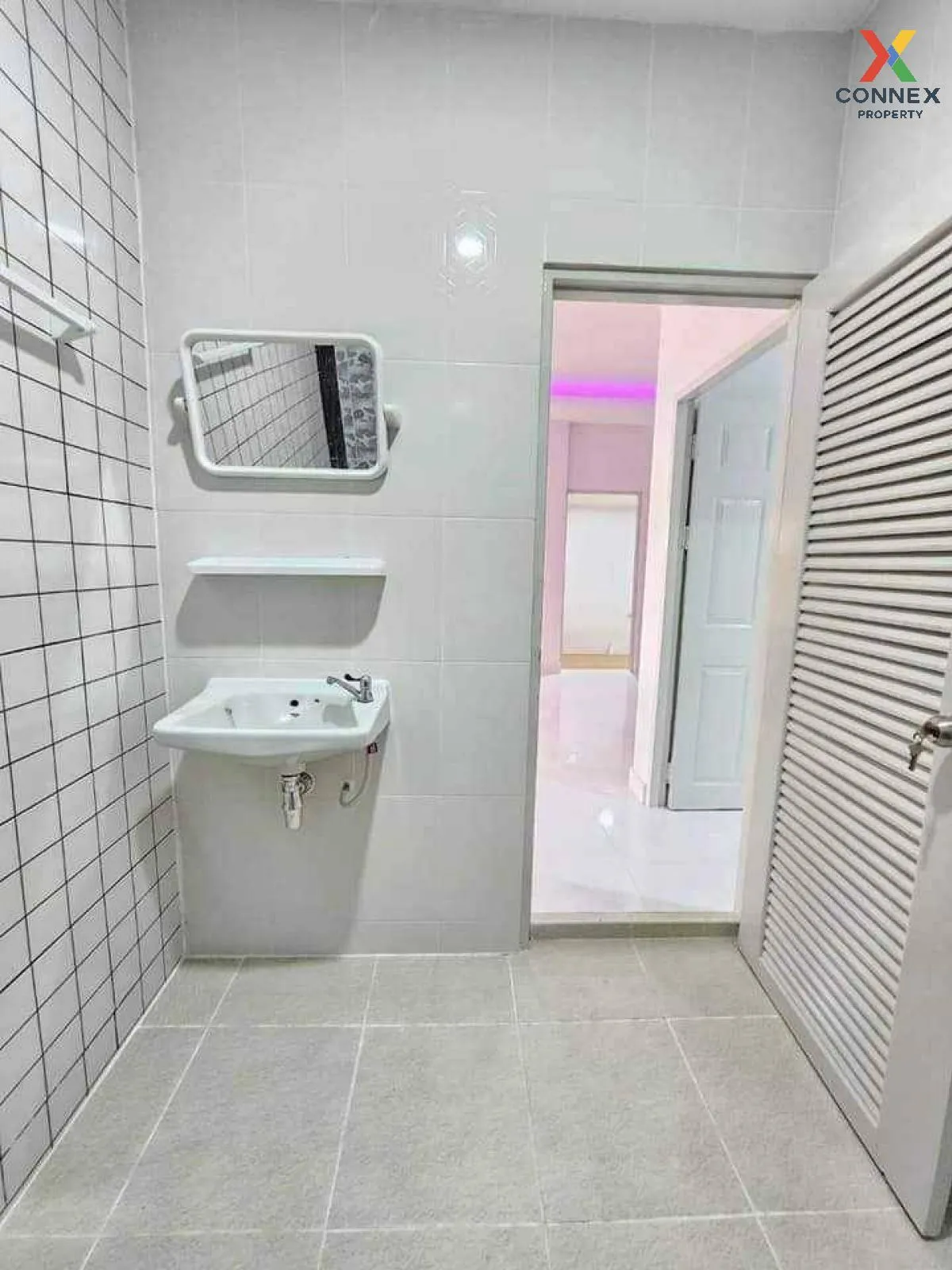 For Sale Townhouse/Townhome  , Baan Pornjira khong 7 , newly reno