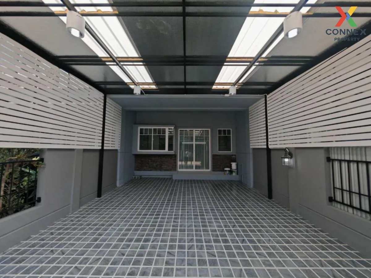 ขายทาวน์เฮ้าส์/ทาวน์โฮม  อินดี้ 2 ศรีนครินทร์ รีโนเวทใหม่ บางเมือ 2