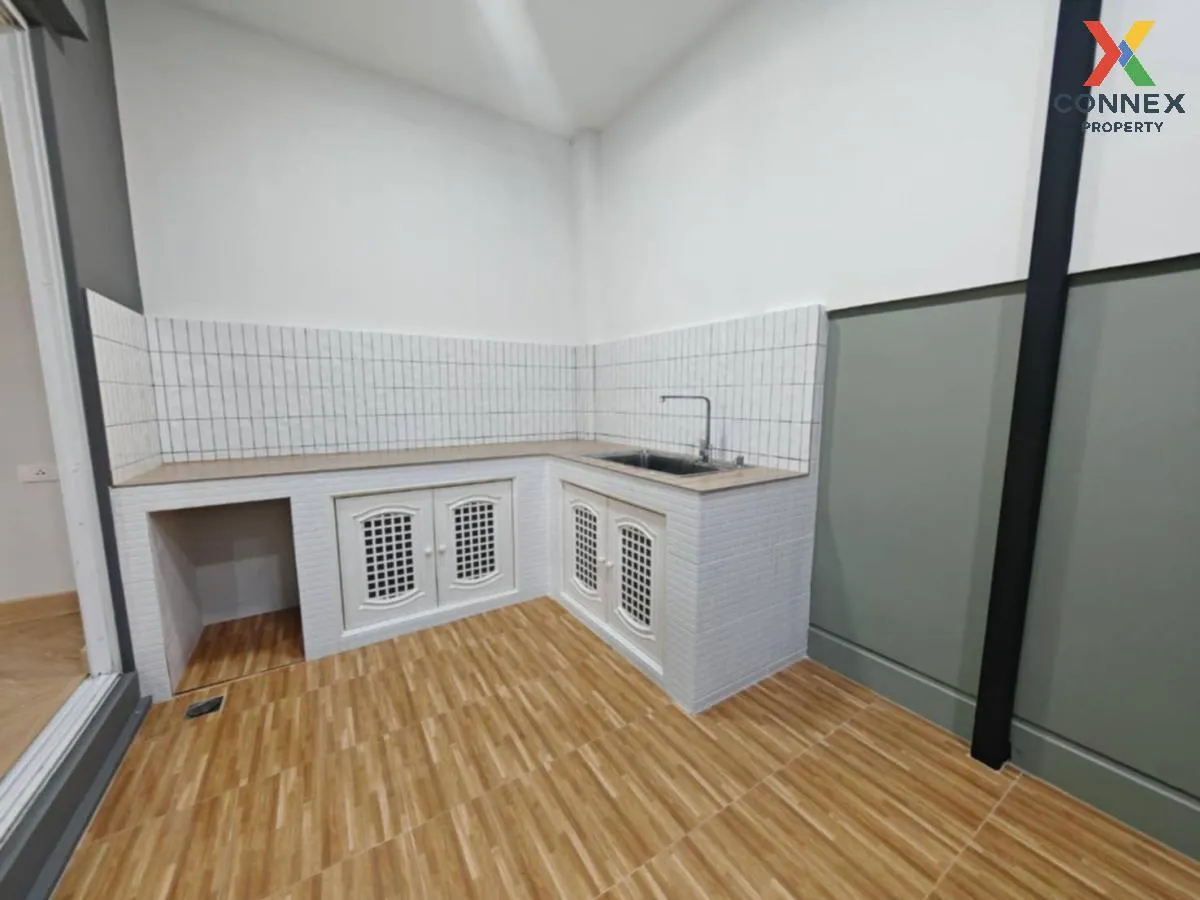 ขายทาวน์เฮ้าส์/ทาวน์โฮม  อินดี้ 2 ศรีนครินทร์ รีโนเวทใหม่ บางเมือ