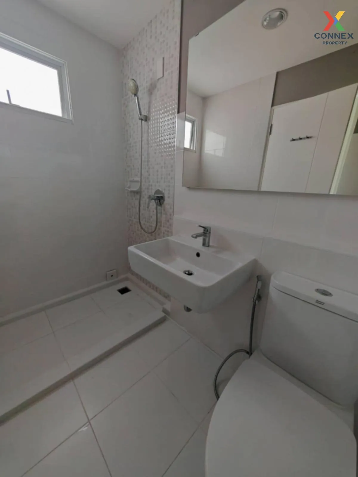 ขายทาวน์เฮ้าส์/ทาวน์โฮม  อินดี้ 2 ศรีนครินทร์ รีโนเวทใหม่ บางเมือ