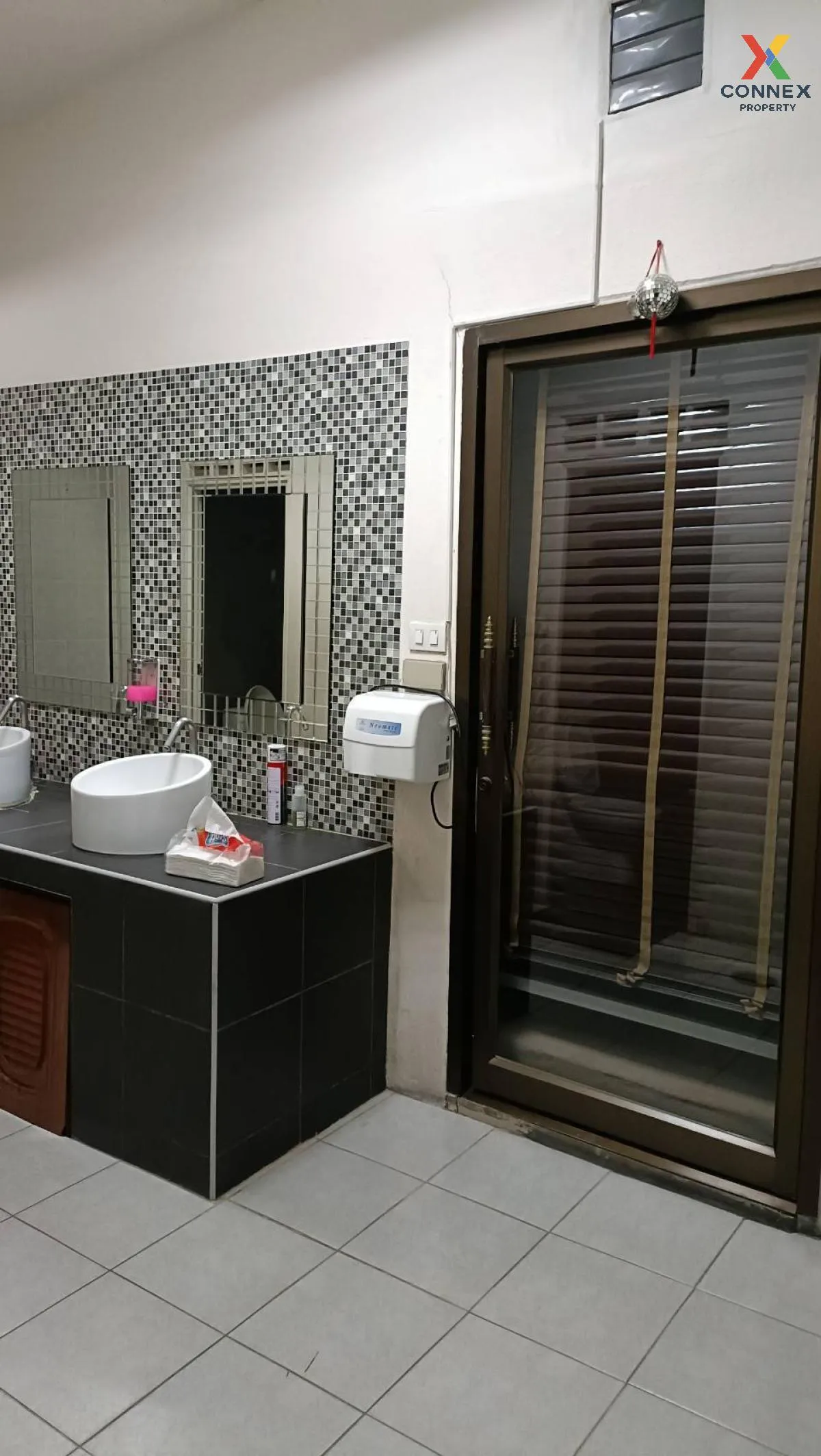 ขายขายอาคารพาณิชย์ 4ชั้น ติดรถไฟฟ้ารัชโยธิน 2คูหา  แขวงจันทรเกษม 