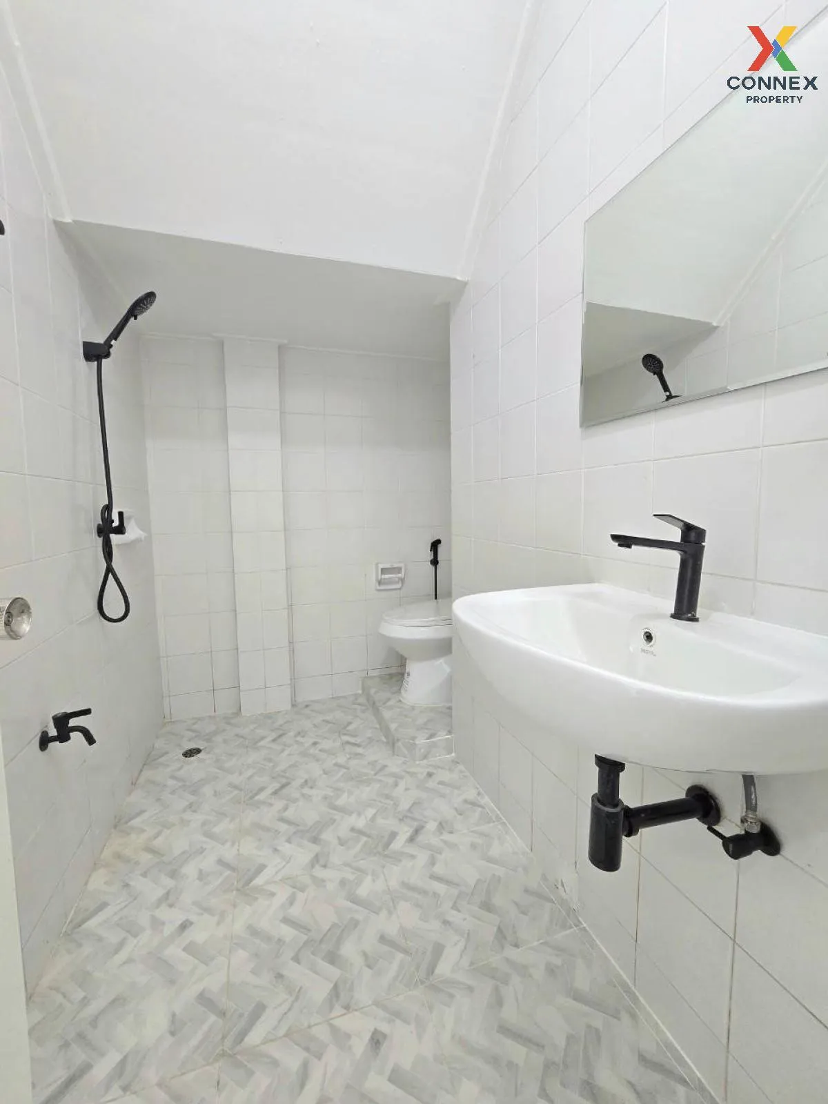 ขายทาวน์เฮ้าส์/ทาวน์โฮม  รุ่งเรืองธานี ปากเกร็ด รีโนเวทใหม่ บางพู