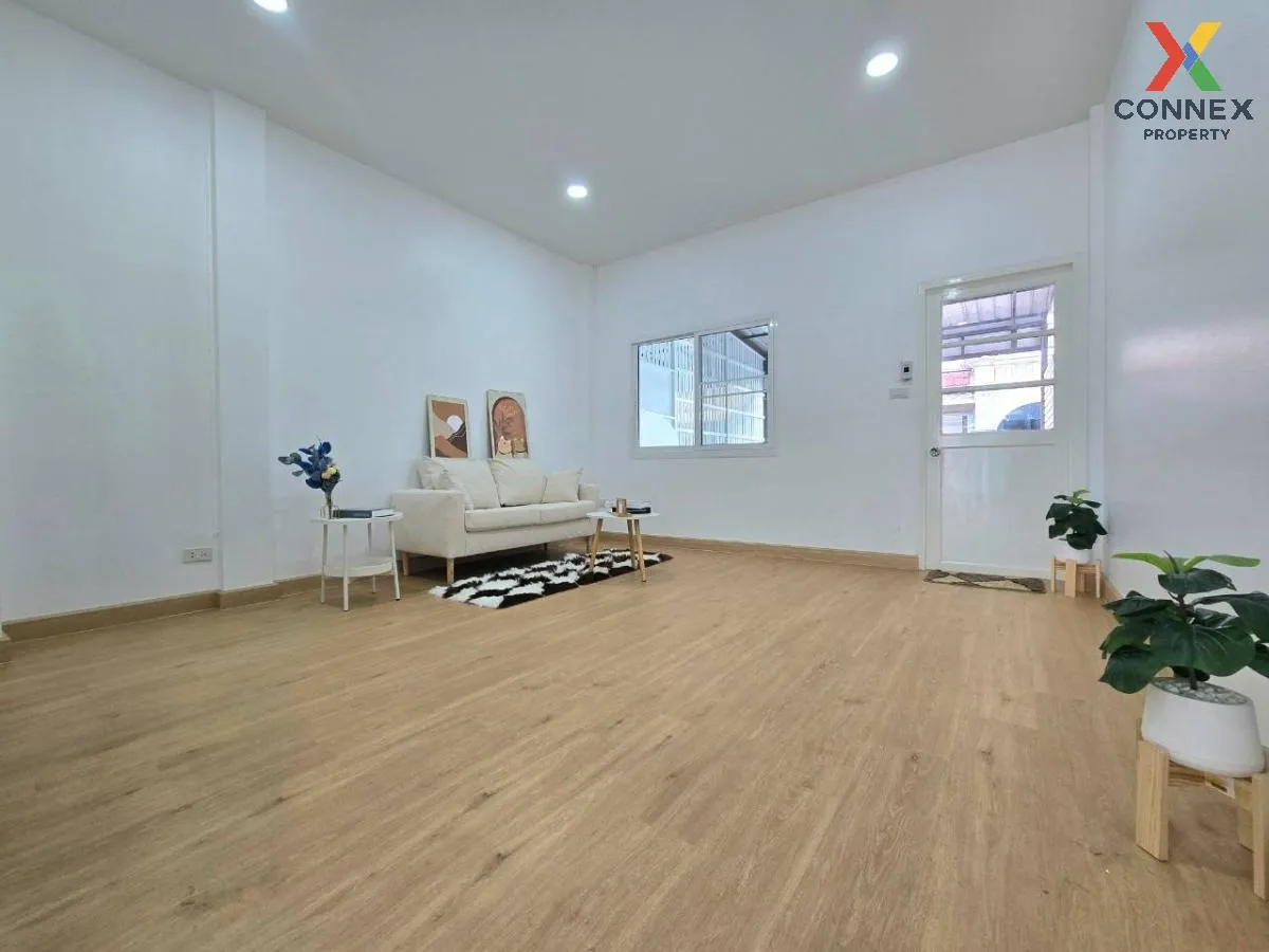 ขายทาวน์เฮ้าส์/ทาวน์โฮม  รุ่งเรืองธานี ปากเกร็ด รีโนเวทใหม่ บางพู