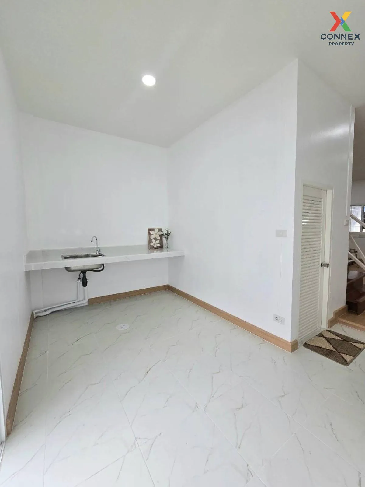 ขายทาวน์เฮ้าส์/ทาวน์โฮม  รุ่งเรืองธานี ปากเกร็ด รีโนเวทใหม่ บางพู