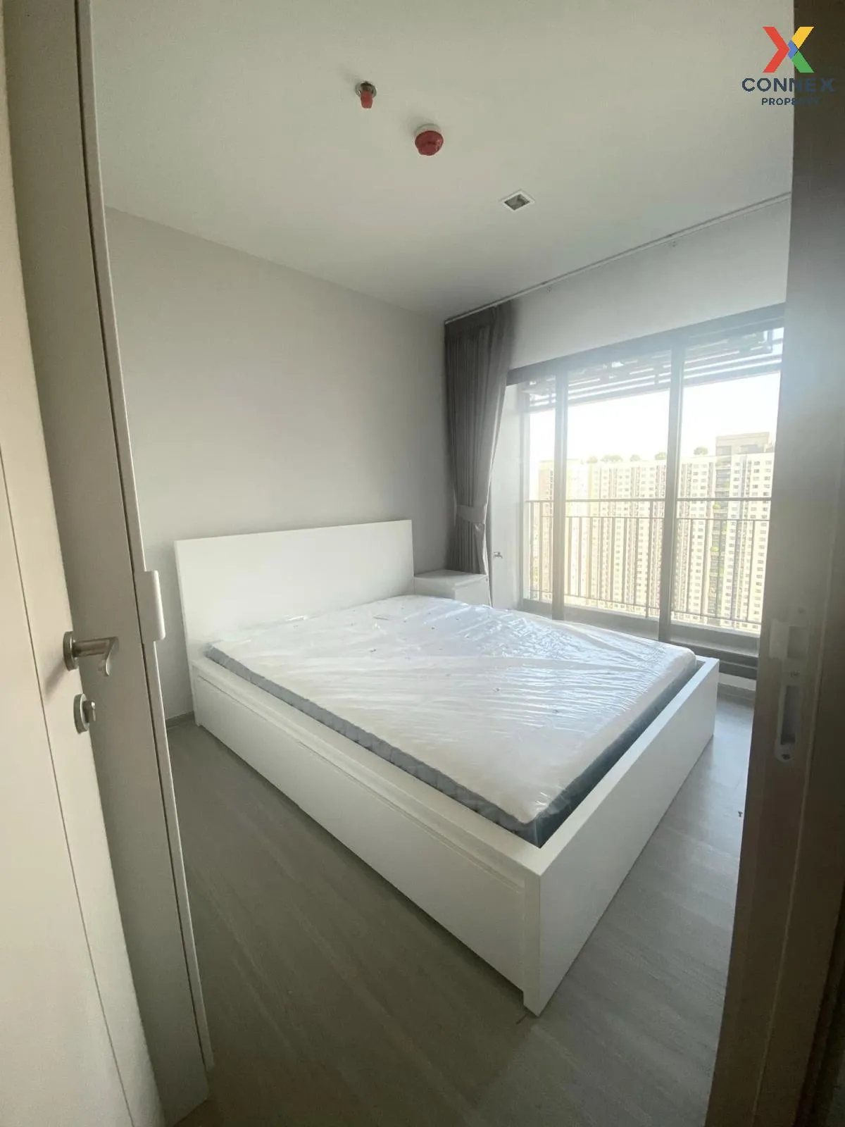 For Rent Condo , Life Sathorn Sierra , nice view , high floor , B 4