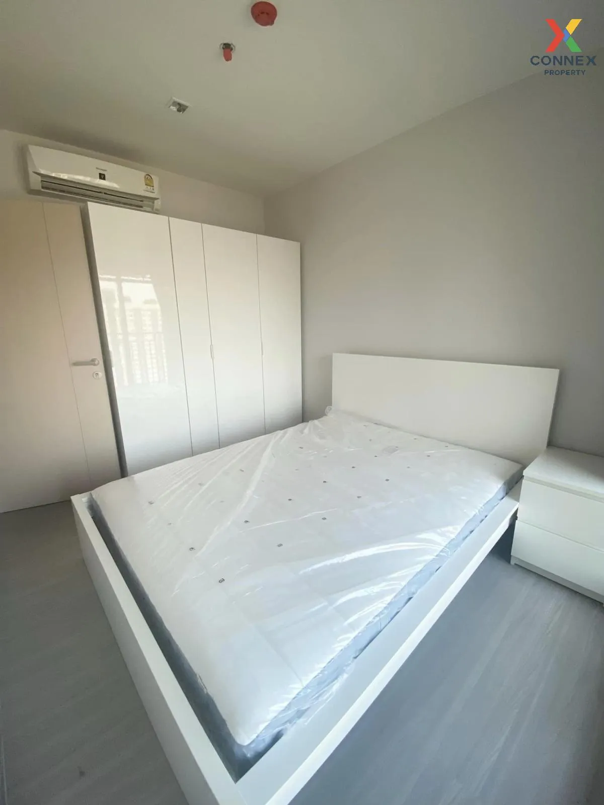 For Rent Condo , Life Sathorn Sierra , nice view , high floor , B