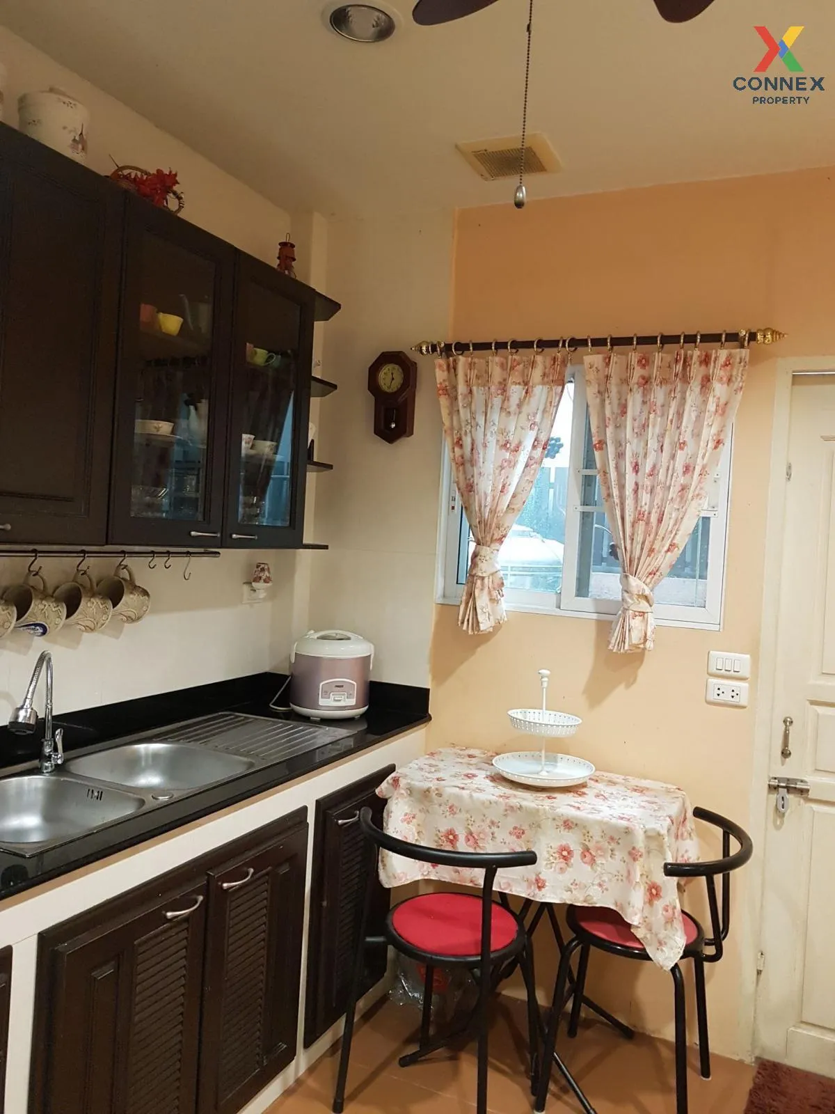 For Sale Townhouse/Townhome  , Baan Klang Muang British Town Srin