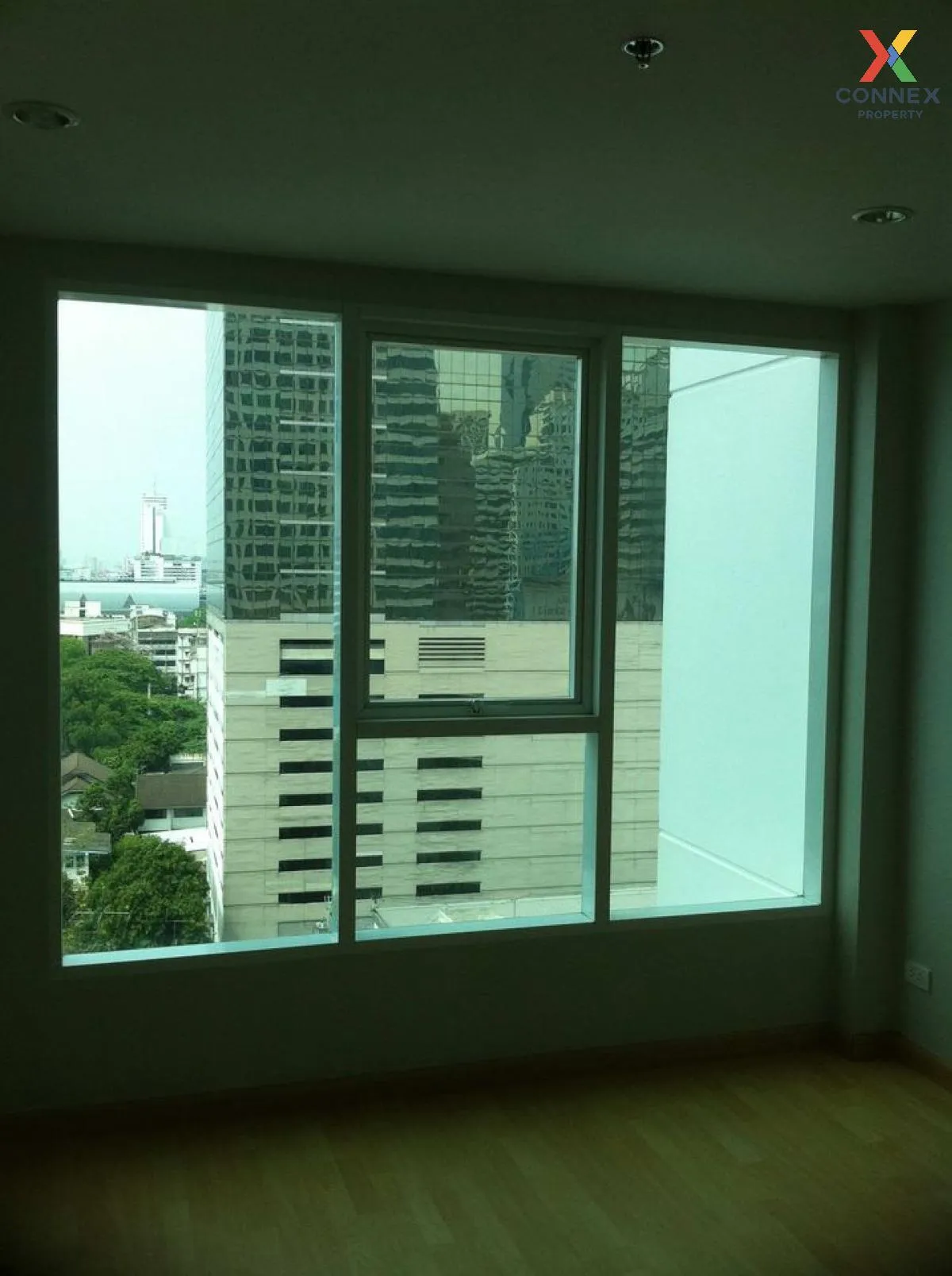 ขายคอนโด  สุขุมวิท ลิฟวิ่ง ทาวน์ MRT-เพชรบุรี คลองเตยเหนือ เขต วั