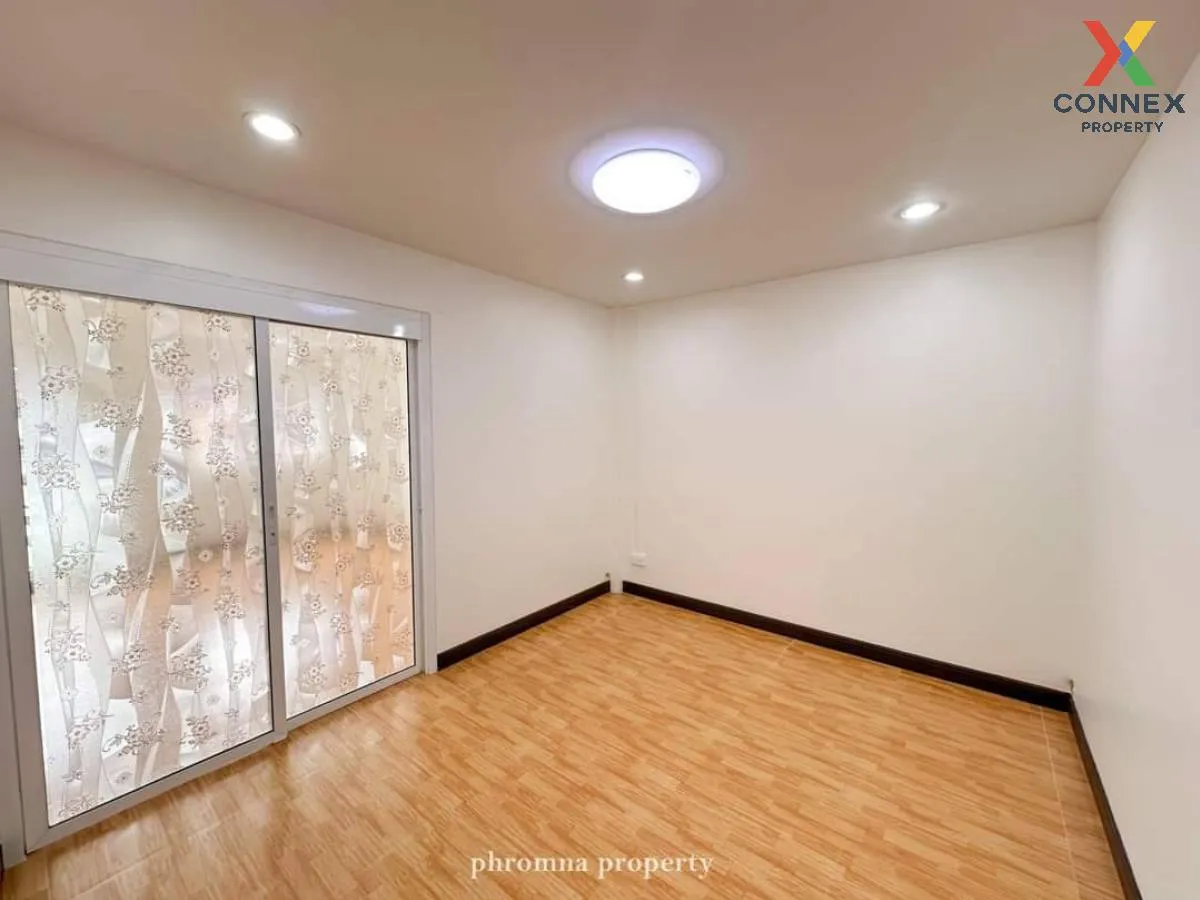 For Sale Townhouse/Townhome  , Baan Pim Thong , newly renovated , For Sale Townhouse/Townhome  , Baan Pim Thong , newly renovated ,