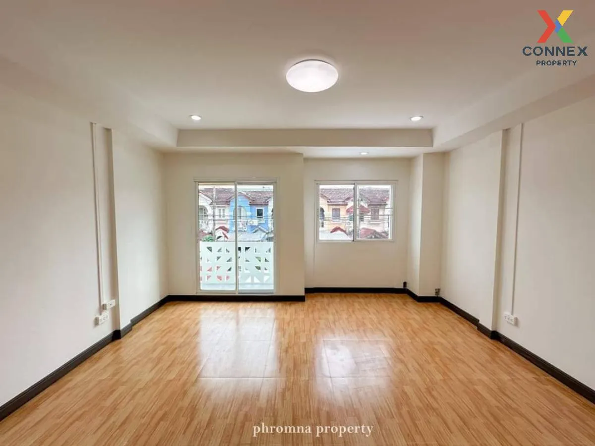 For Sale Townhouse/Townhome  , Baan Pim Thong , newly renovated , For Sale Townhouse/Townhome  , Baan Pim Thong , newly renovated ,
