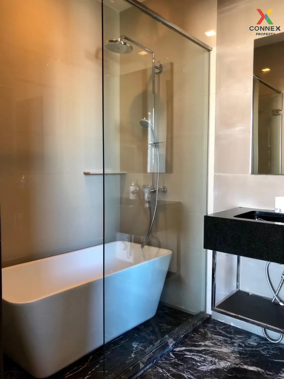 For Rent Condo , EDGE Sukhumvit 23 , BTS-Asok , Khlong Toei Nuea 