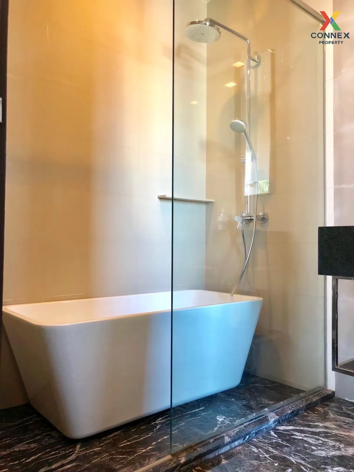 For Rent Condo , EDGE Sukhumvit 23 , BTS-Asok , Khlong Toei Nuea 