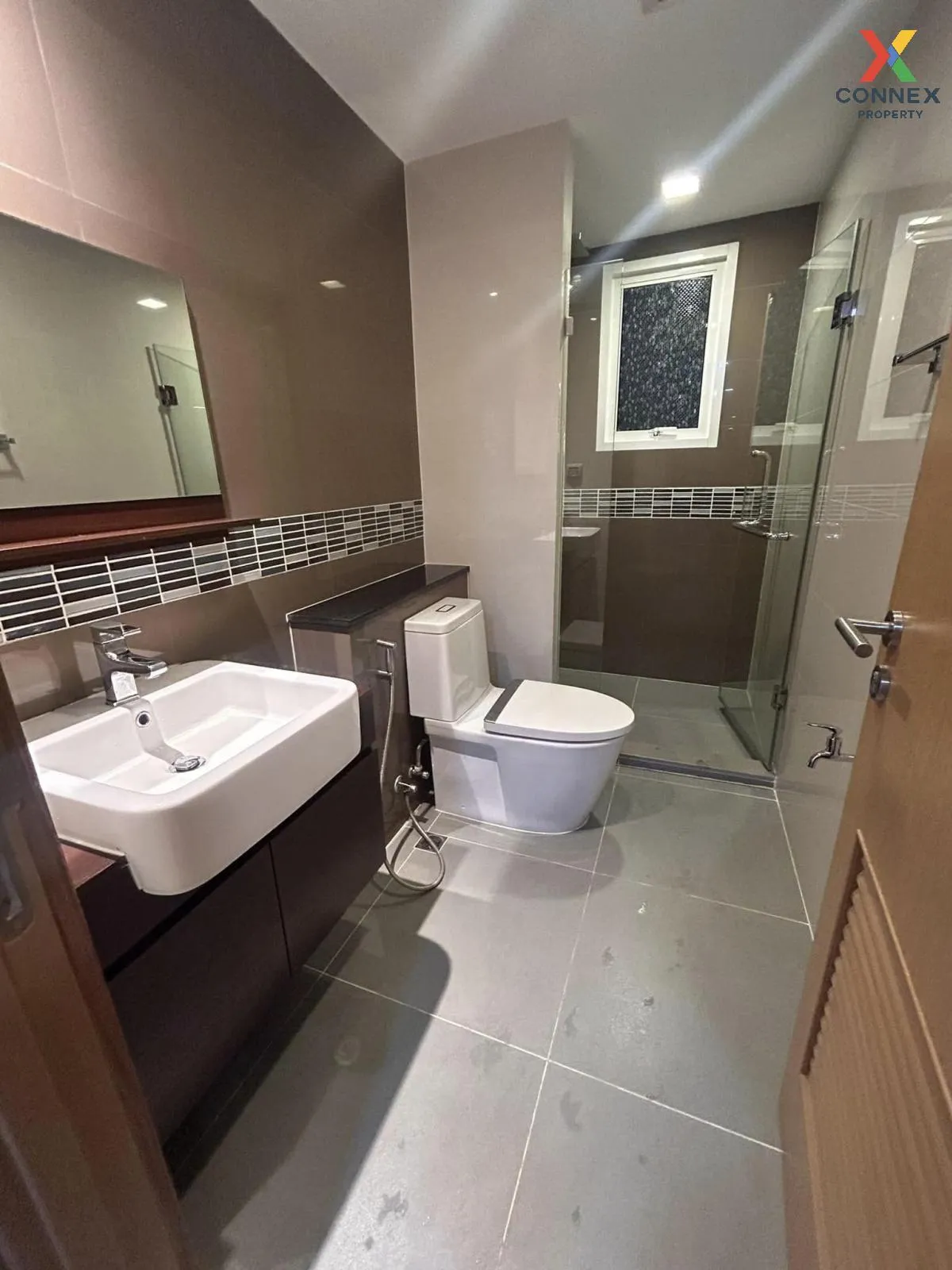 เช่าคอนโด  อินเตอร์ ลักส์ พรีเมียร์ สุขุมวิท 13 MRT-เพชรบุรี คลอง