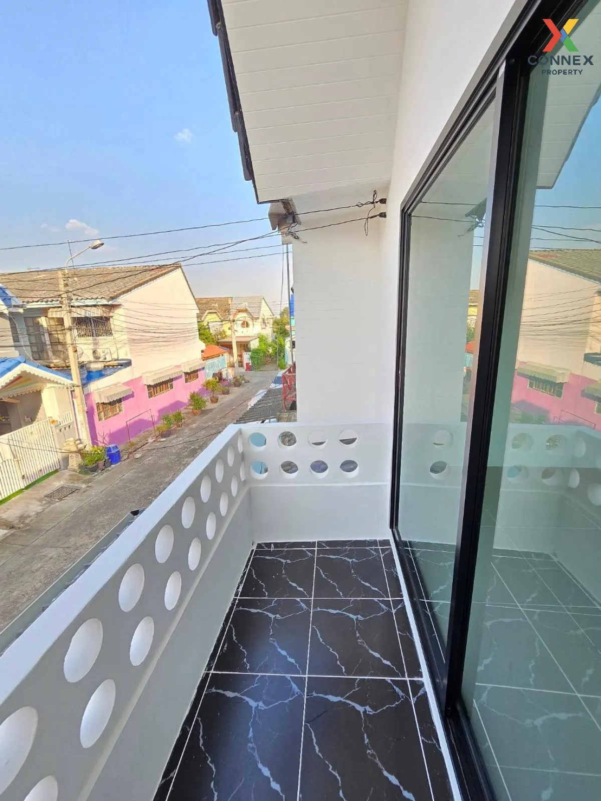 ขายทาวน์เฮ้าส์/ทาวน์โฮม  บ้านมนวดี รีโนเวทใหม่ บางคูรัด บางบัวทอง