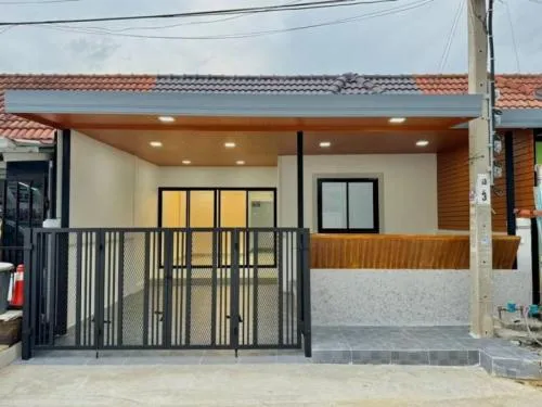 ขายทาวน์เฮ้าส์/ทาวน์โฮม  บ้านบัวทอง 4 บ้านกล้วย-ไทรน้อย รีโนเวทใหม่ พิมลราช บางบัวทอง นนทบุรี CX-112395